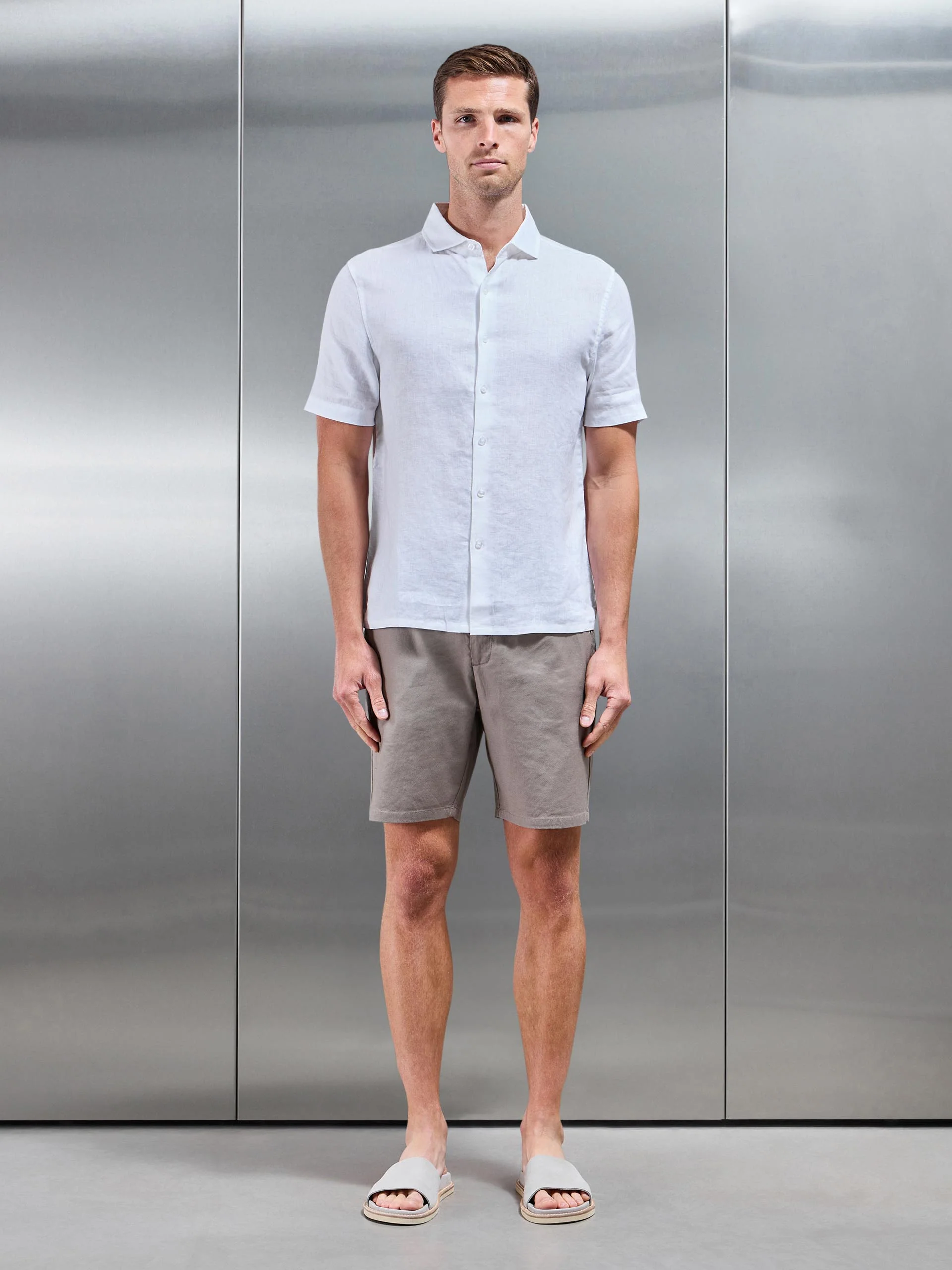 Linen Tailored Short in Taupe - Image 2
