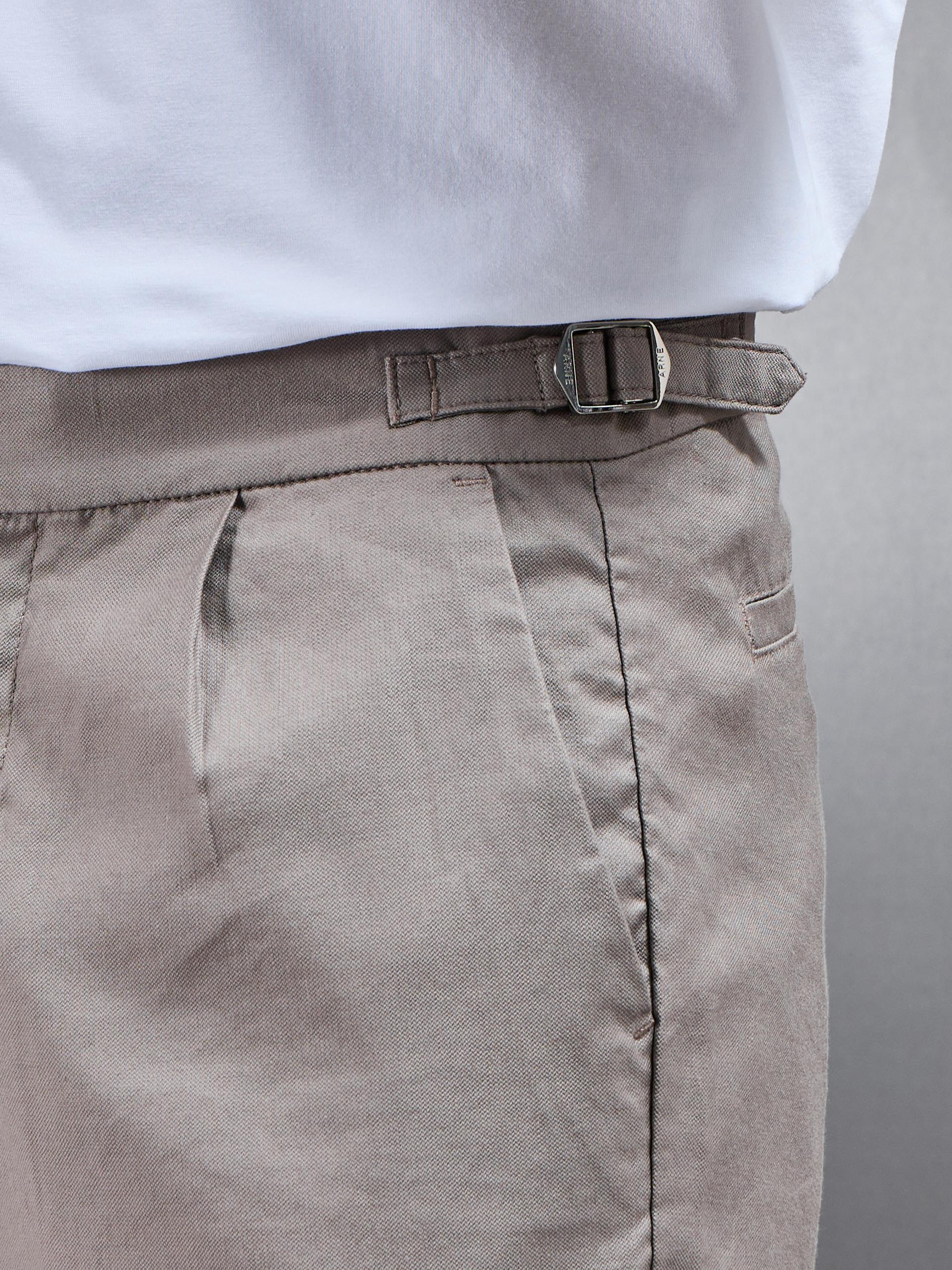 Linen Tailored Short in Taupe - Image 4