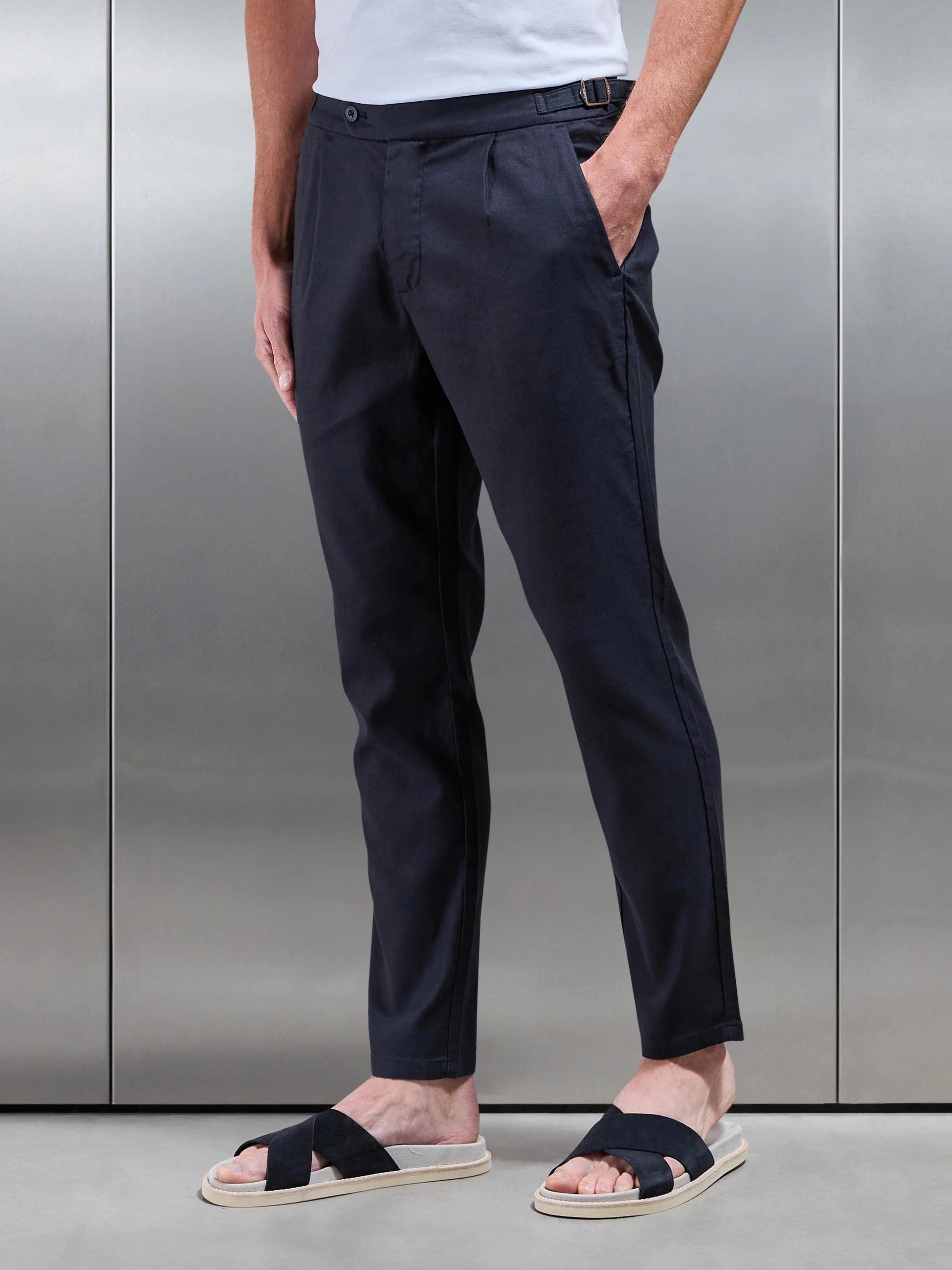 Linen Tailored Trouser in Navy - Image 3