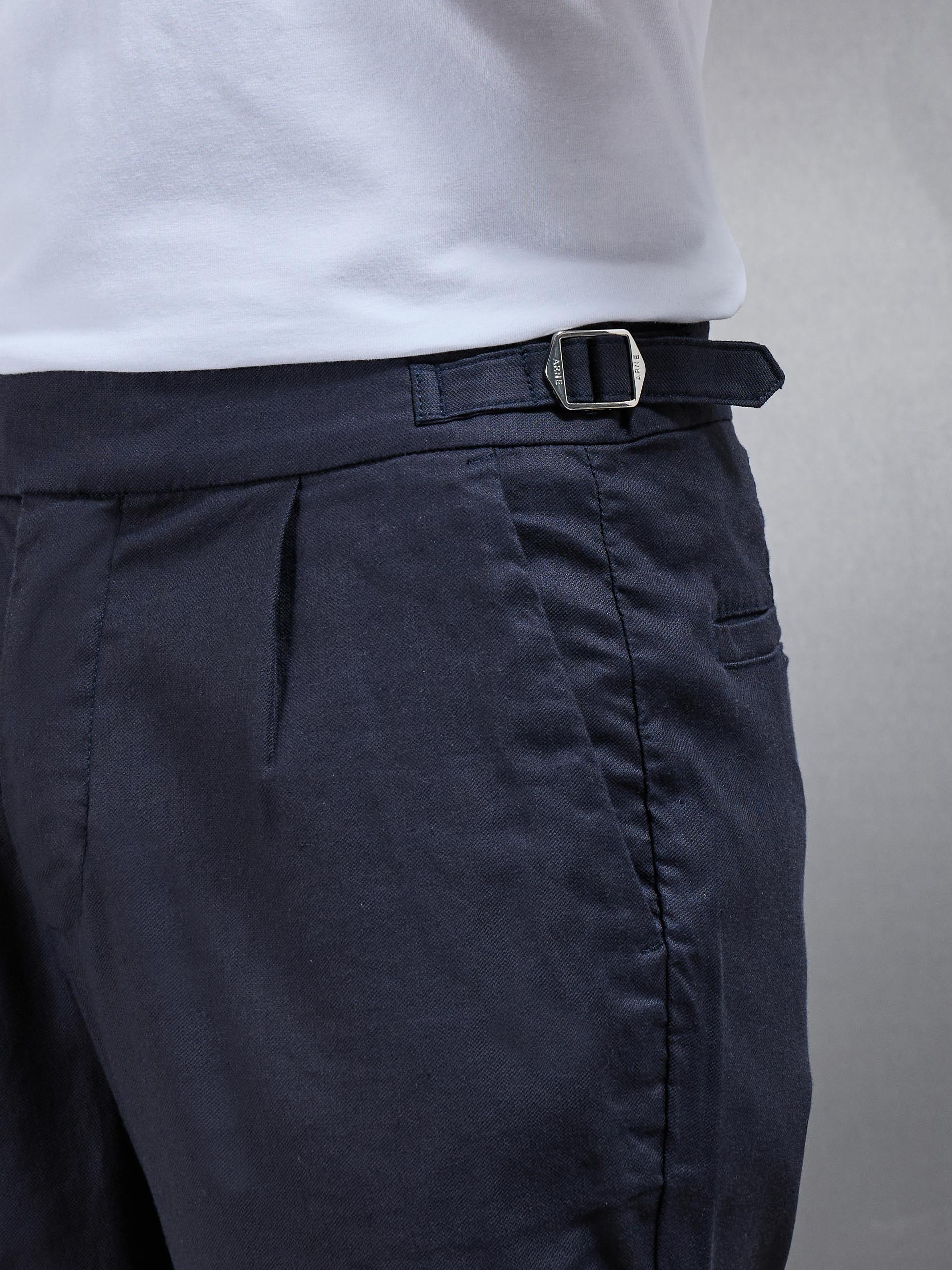 Linen Tailored Trouser in Navy - Image 4