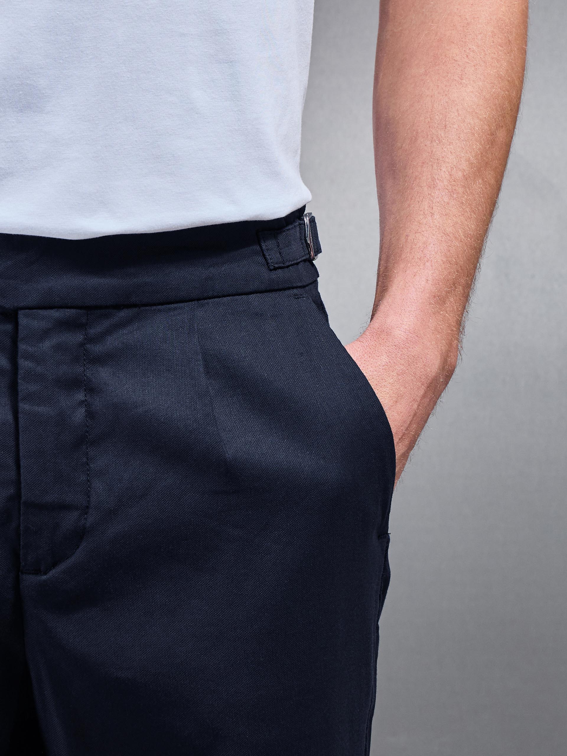 Linen Tailored Trouser in Navy - Image 6