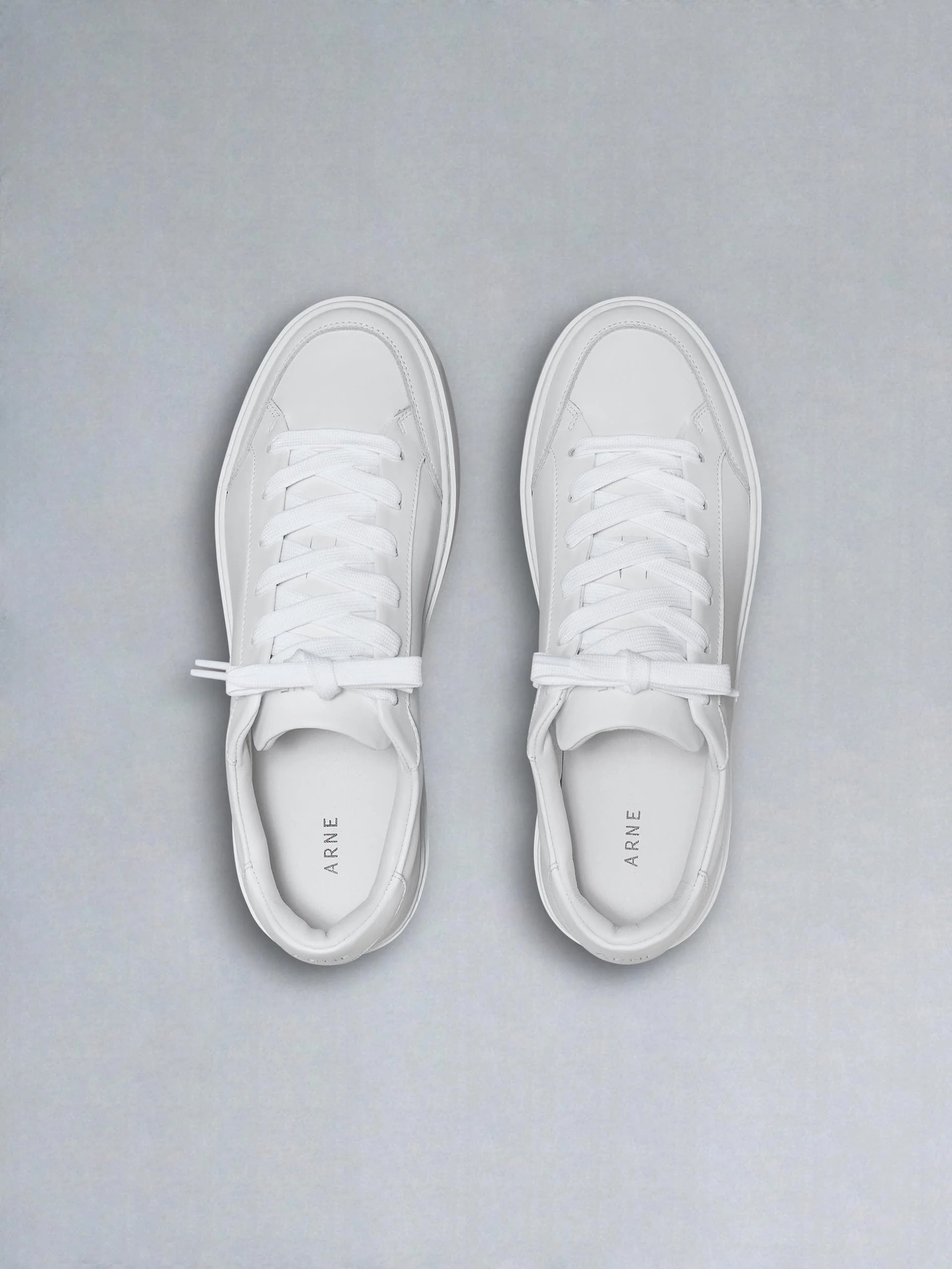 Mid Court Trainer 2.0 in White - Image 5