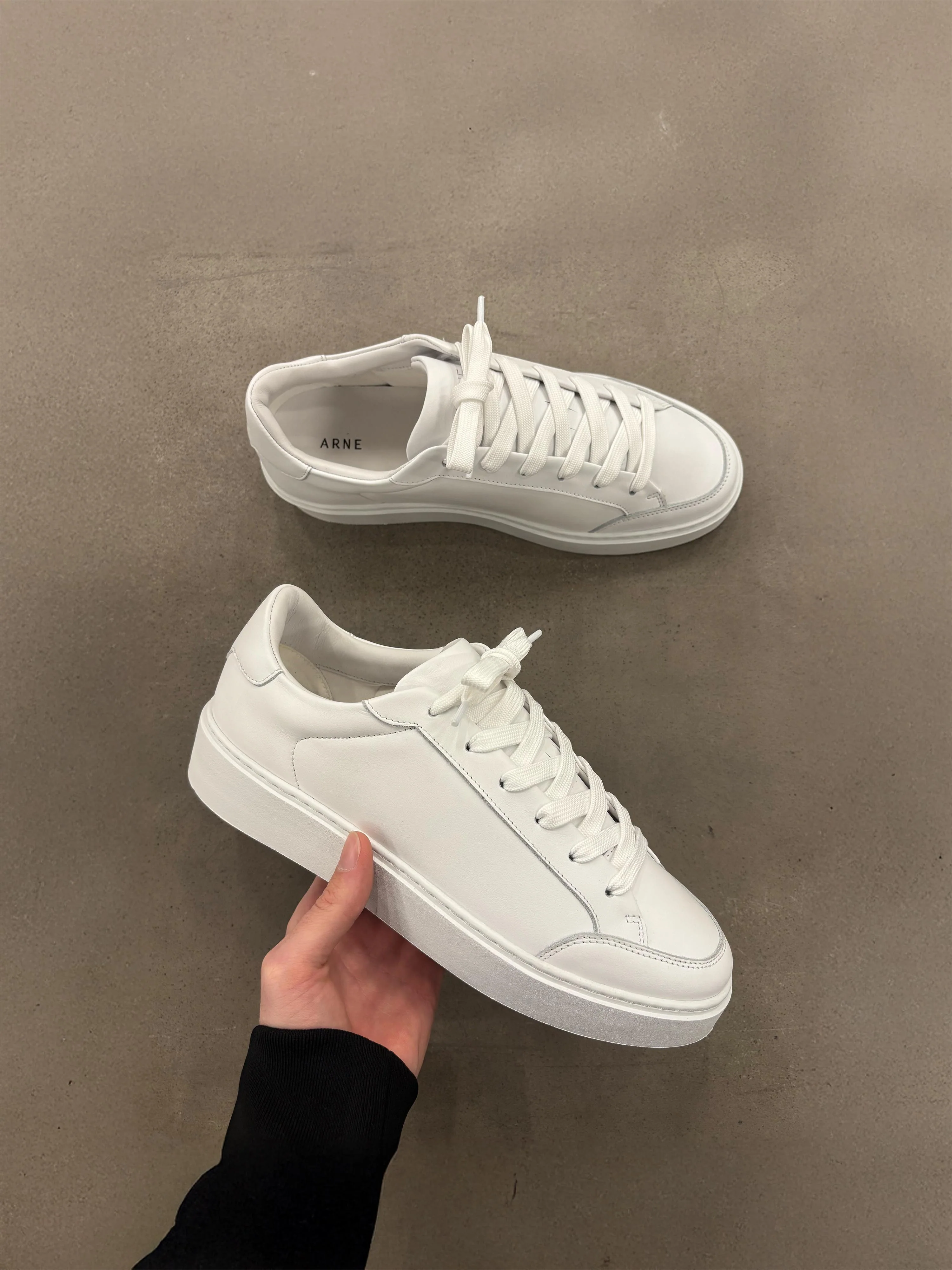 Mid Court Trainer 2.0 in White - Image 6