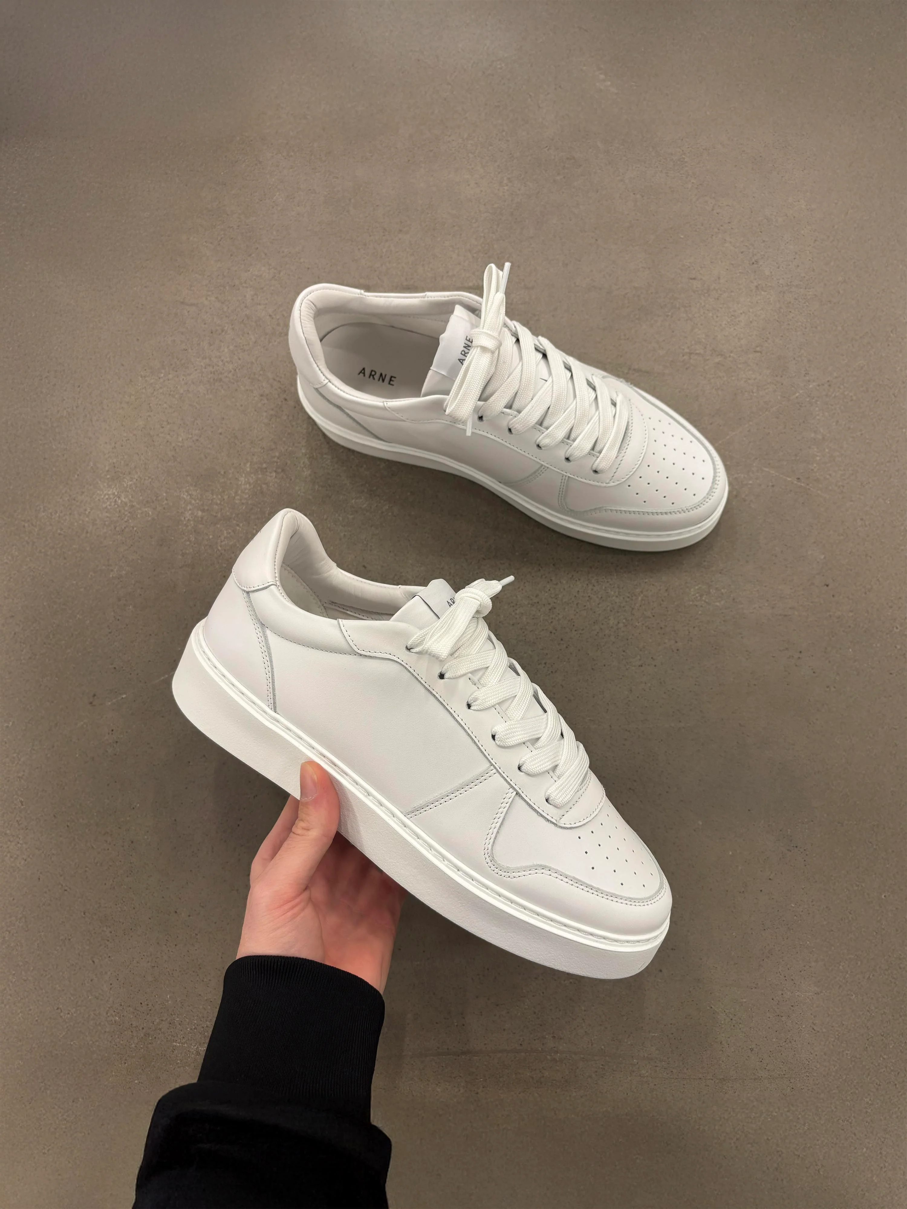 Mid Court Trainer in White - Image 6