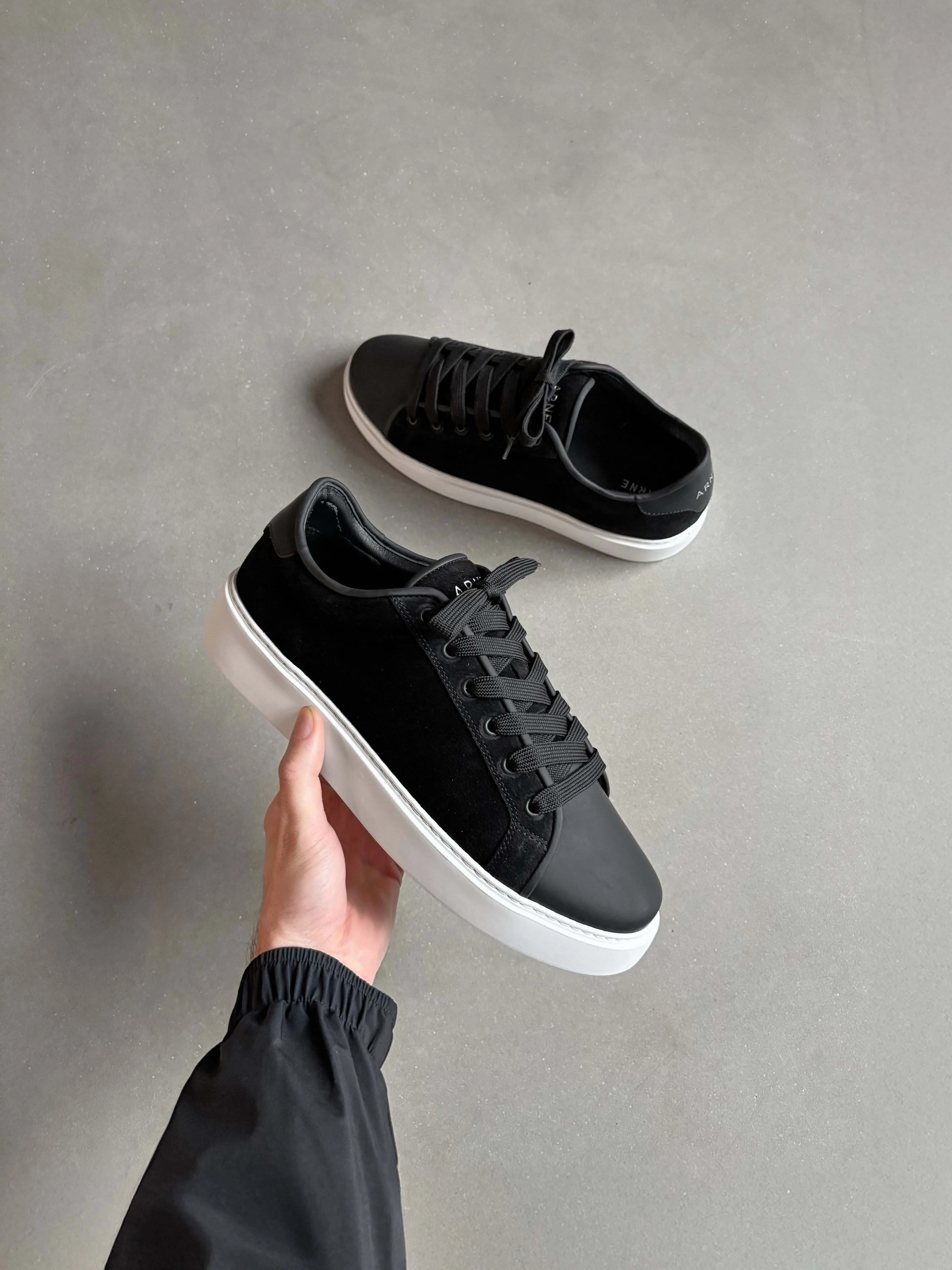 Mid Leather Toe Cap Trainer in Black - Image 6