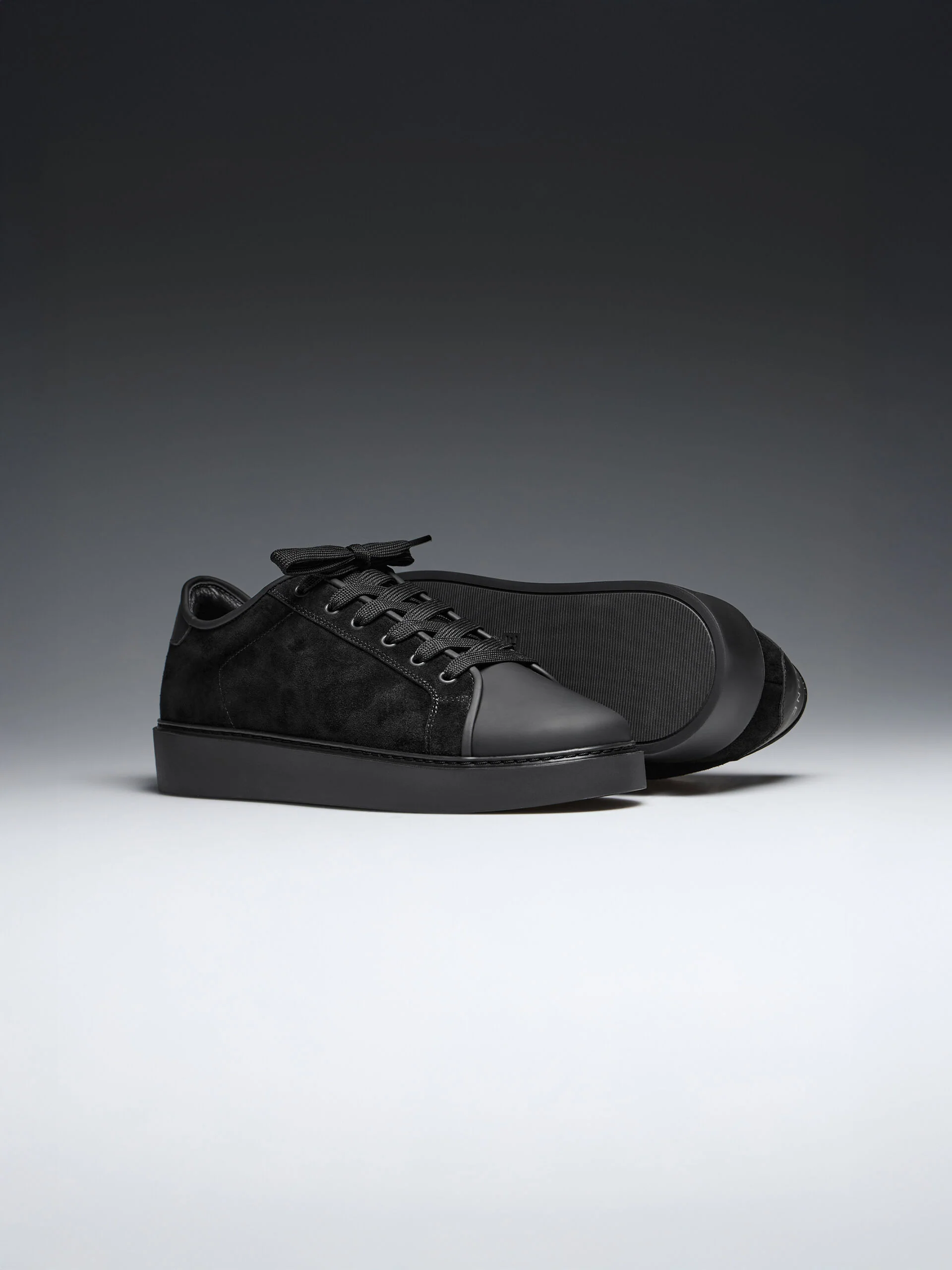 Mid Leather Toe Cap Trainer in Triple Black - Image 2