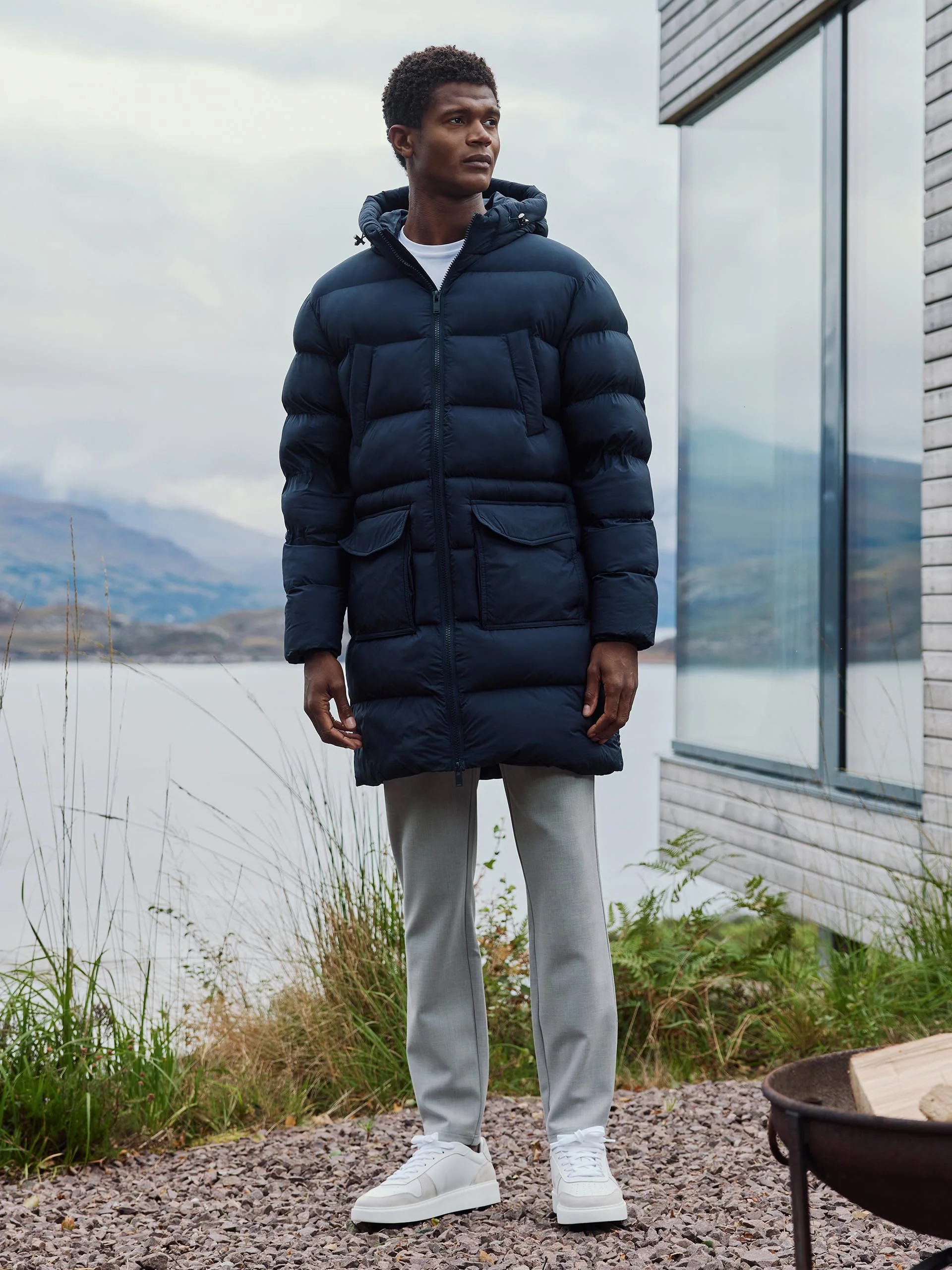 Mid Length Puffer Parka in Navy - Image 2