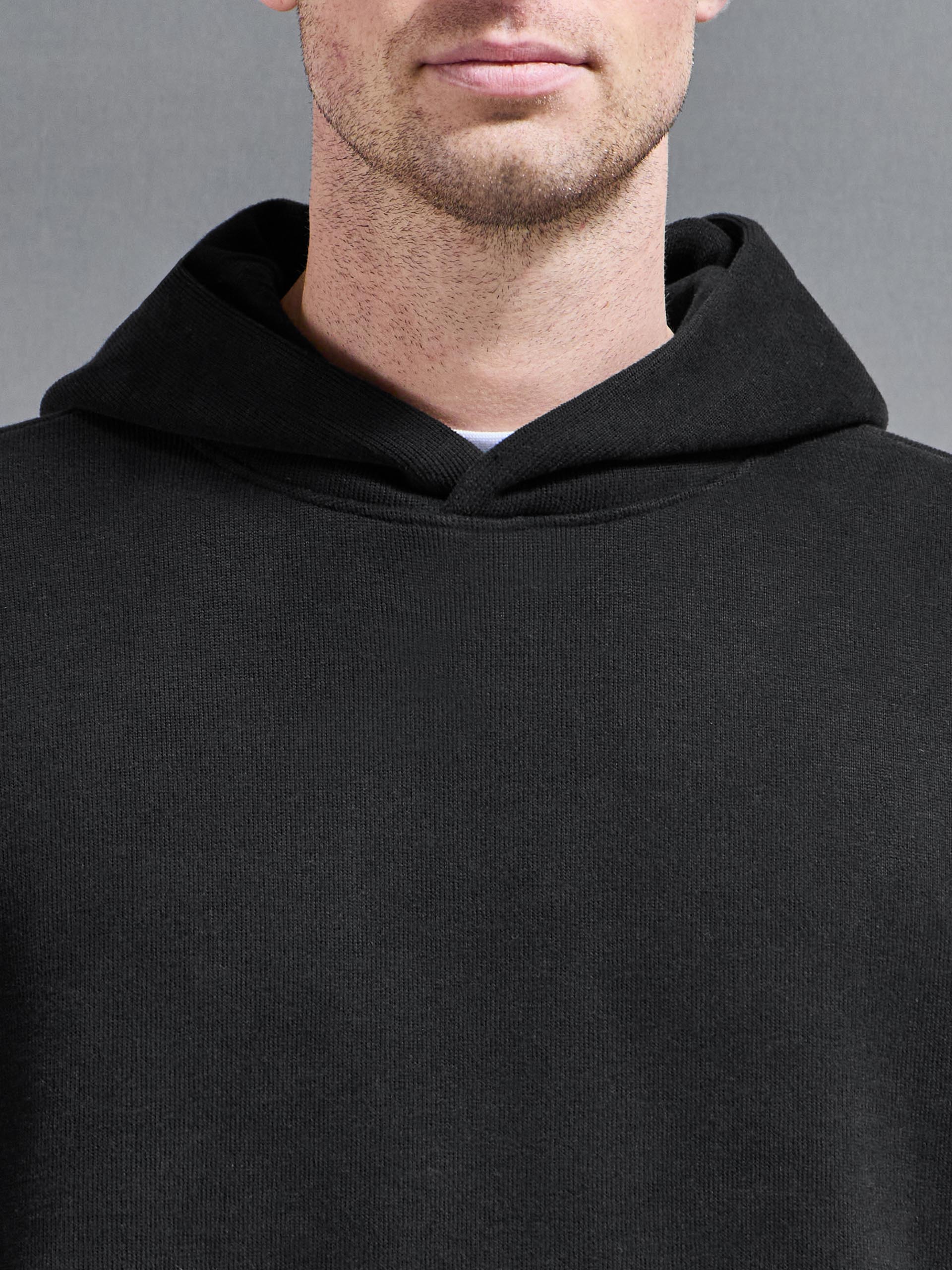 Oversized Hoodie in Black - Image 5