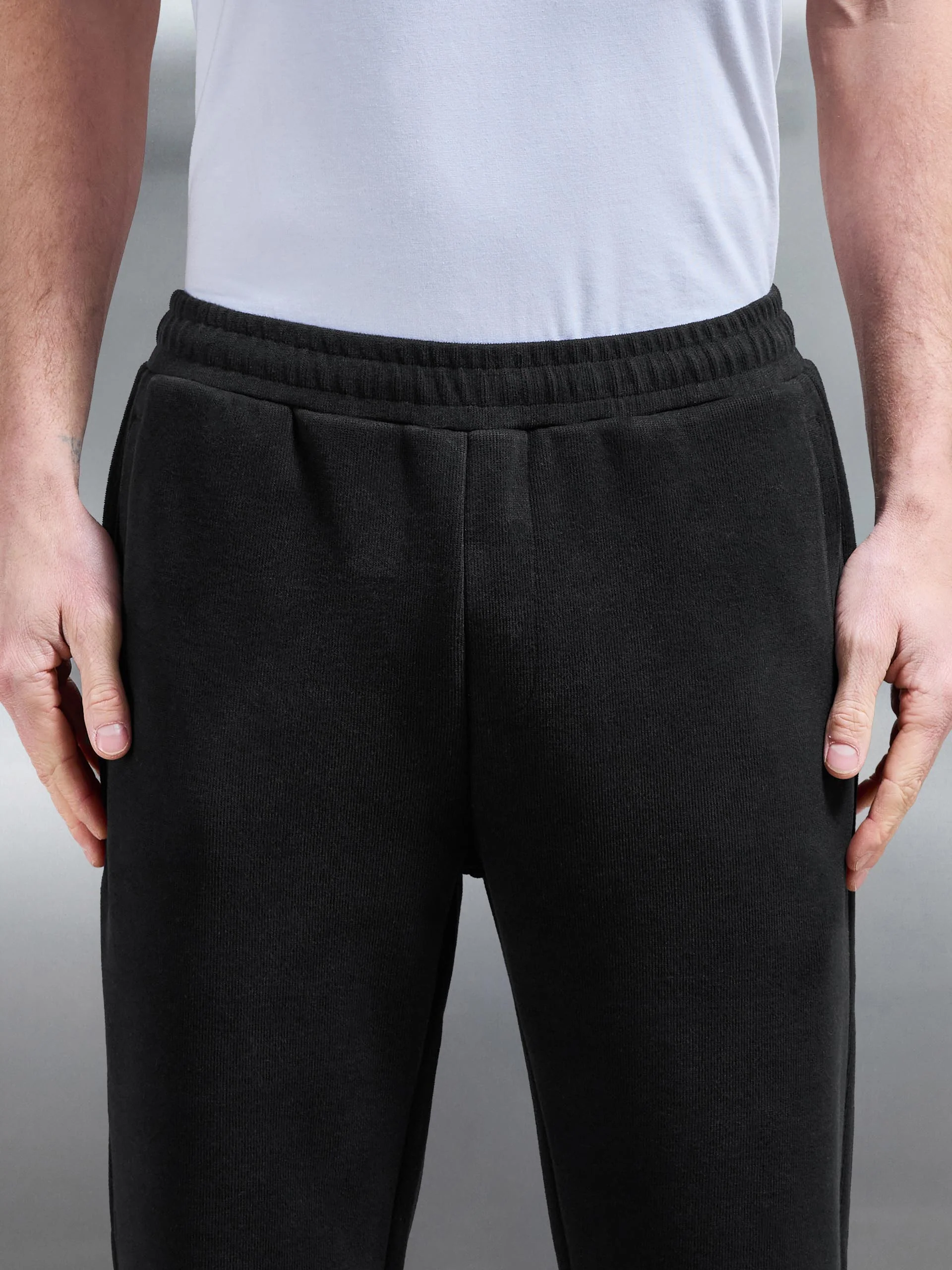 Oversized Open Hem Jogger in Black - Image 4
