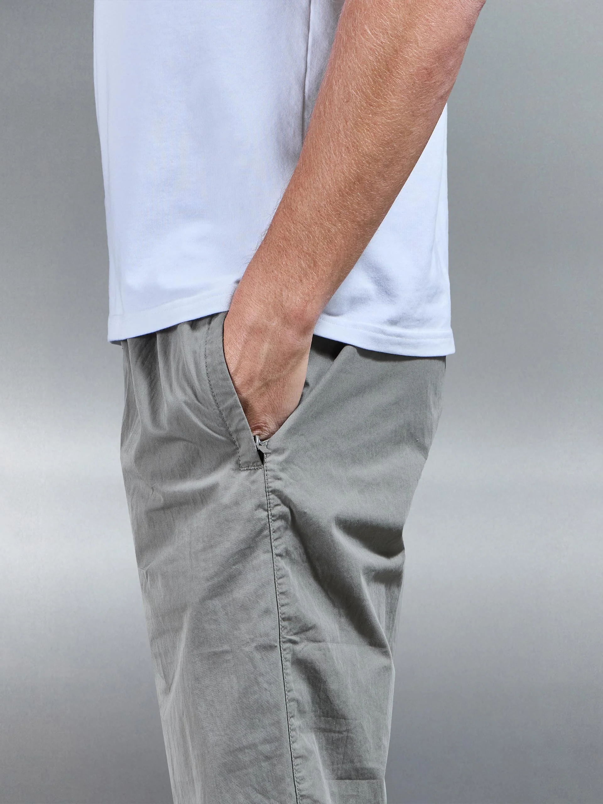 Parachute Pant in Olive - Image 4