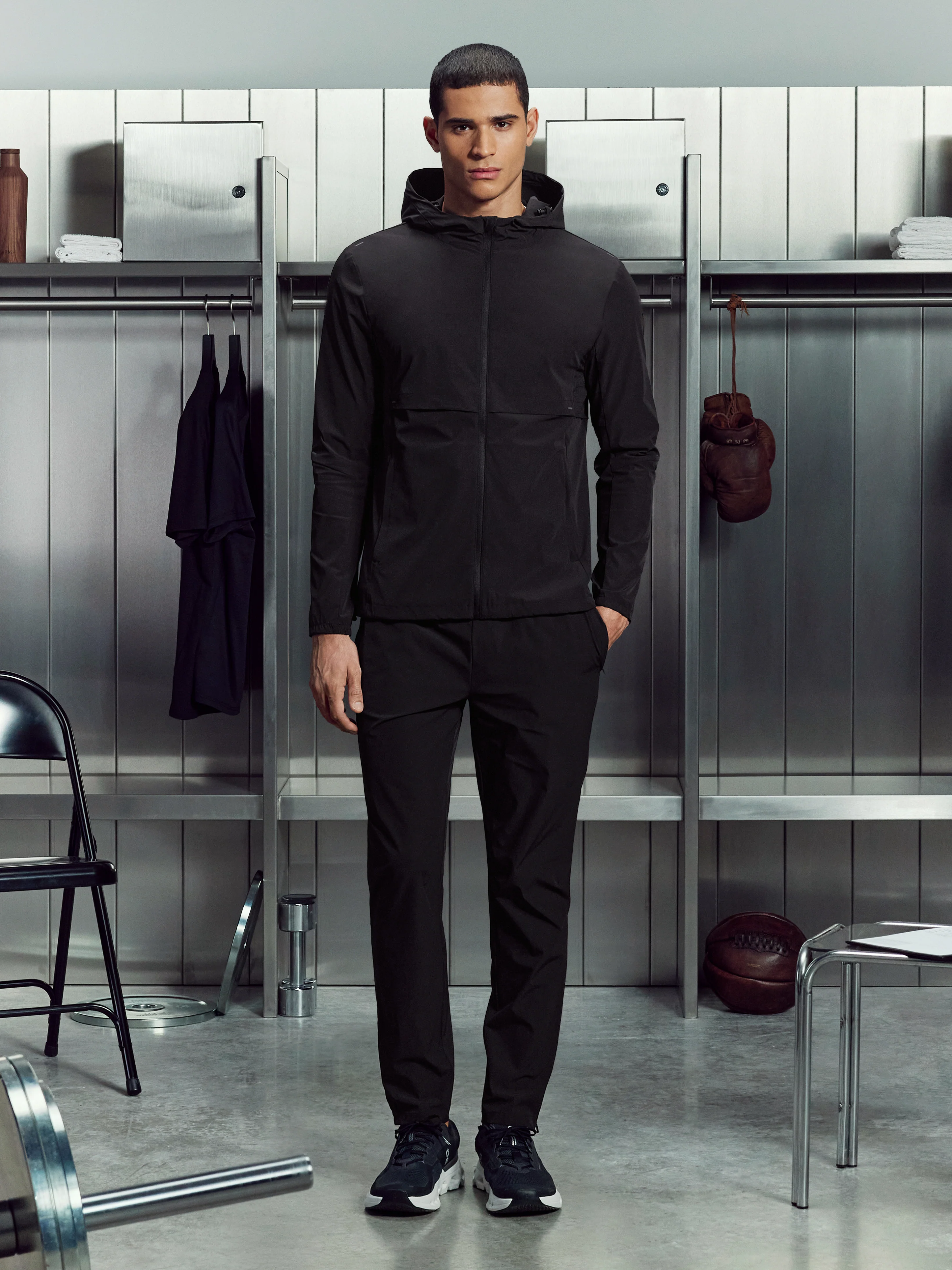 Performance Trackpant in Black - Image 2