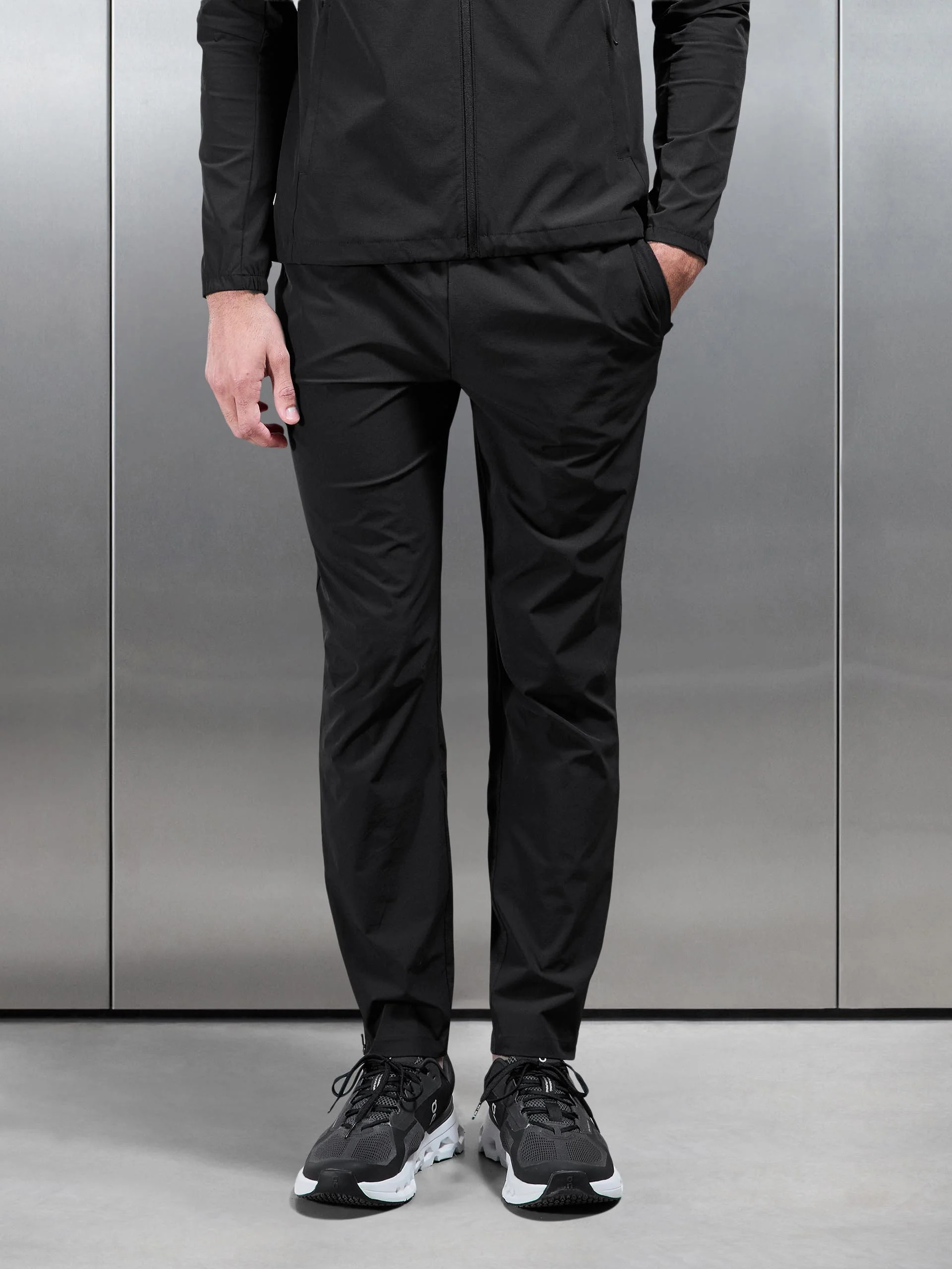 Performance Trackpant in Black - Image 3