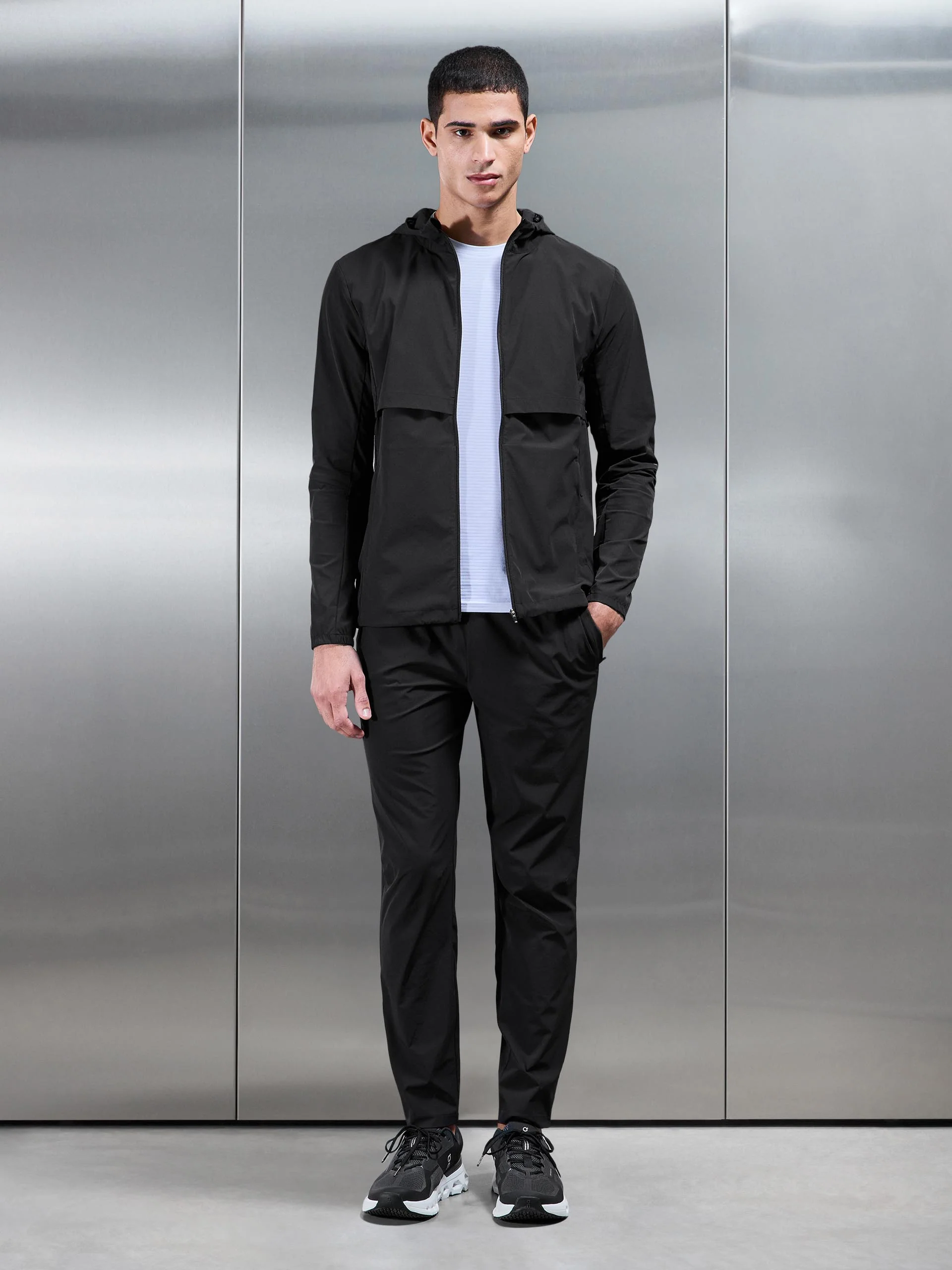 Performance Trackpant in Black - Image 4
