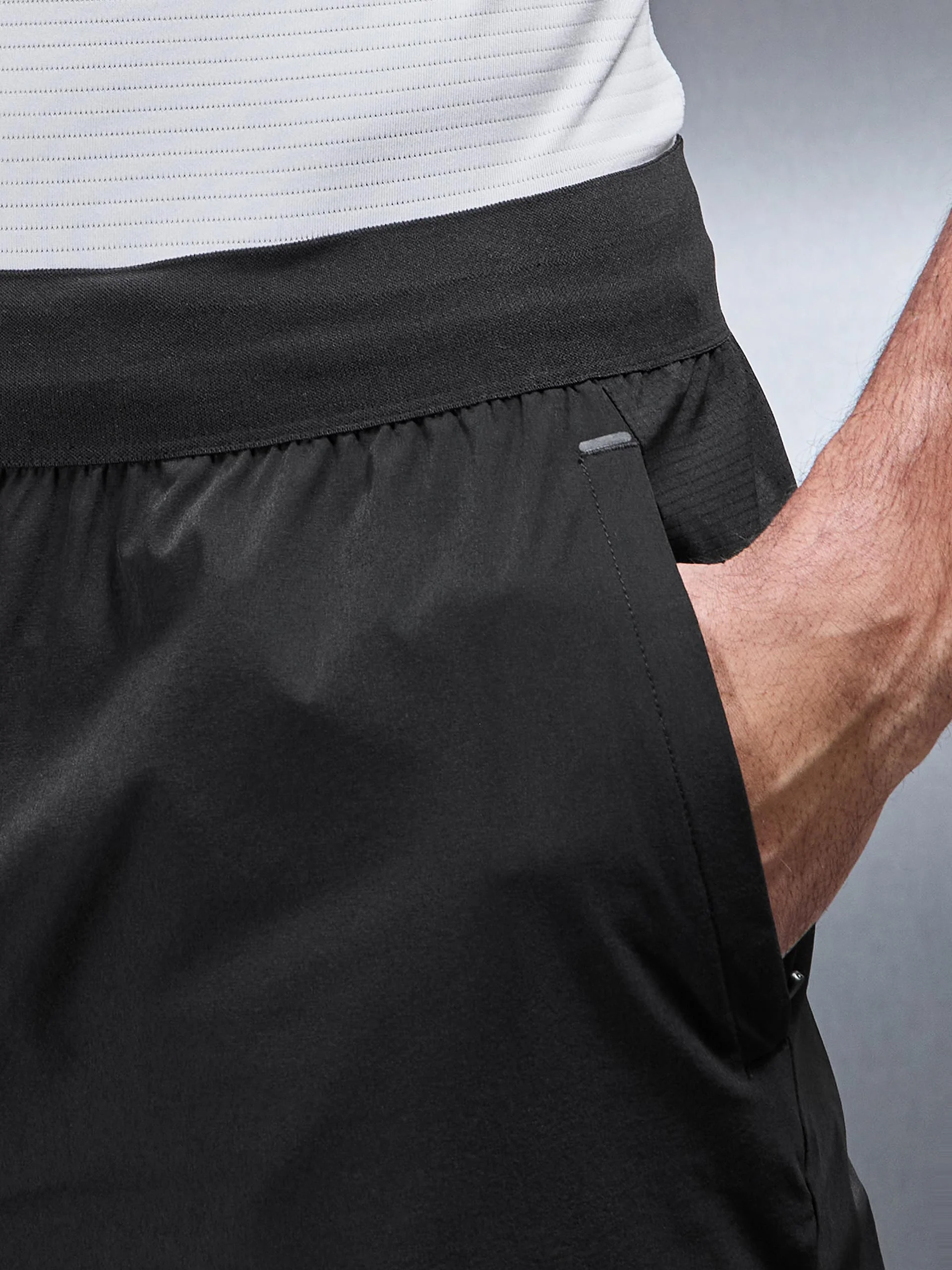 Performance Trackpant in Black - Image 7