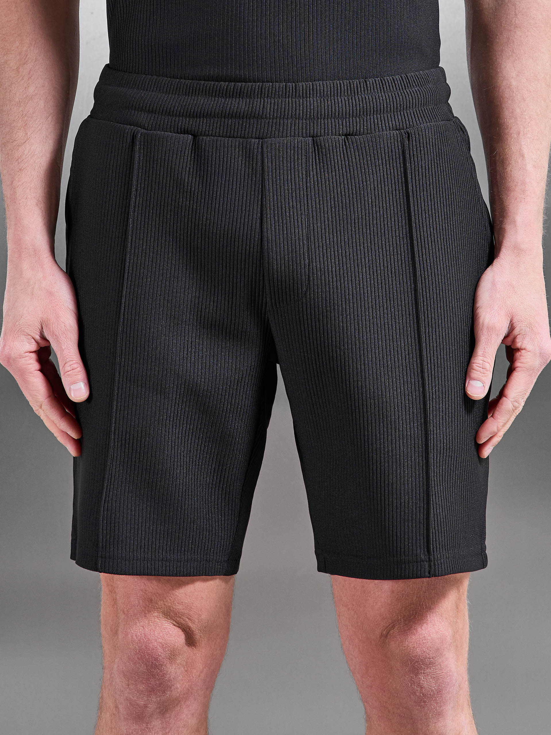 Pleated Short in Black - Image 4