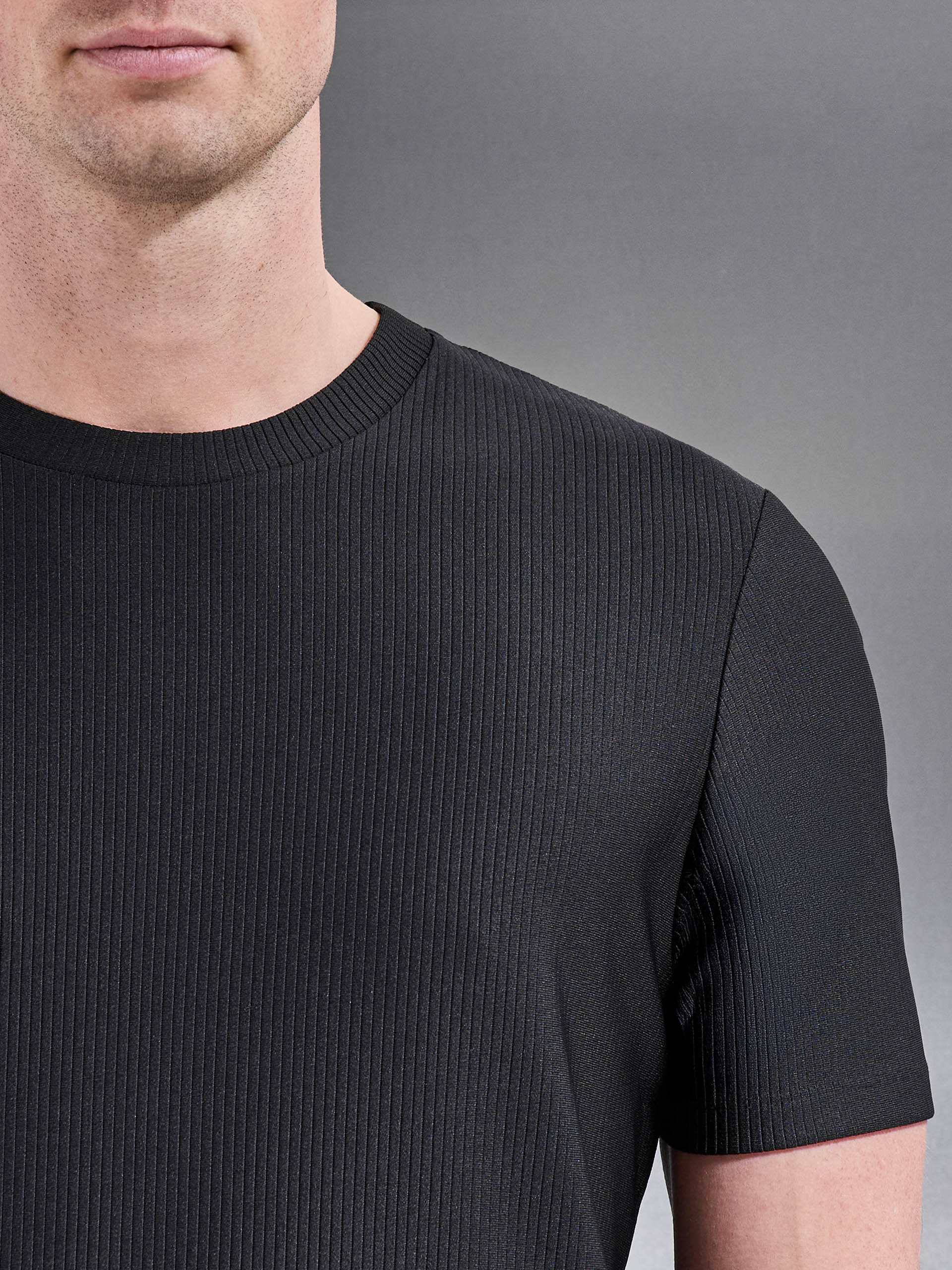 Pleated T-Shirt in Black - Image 4