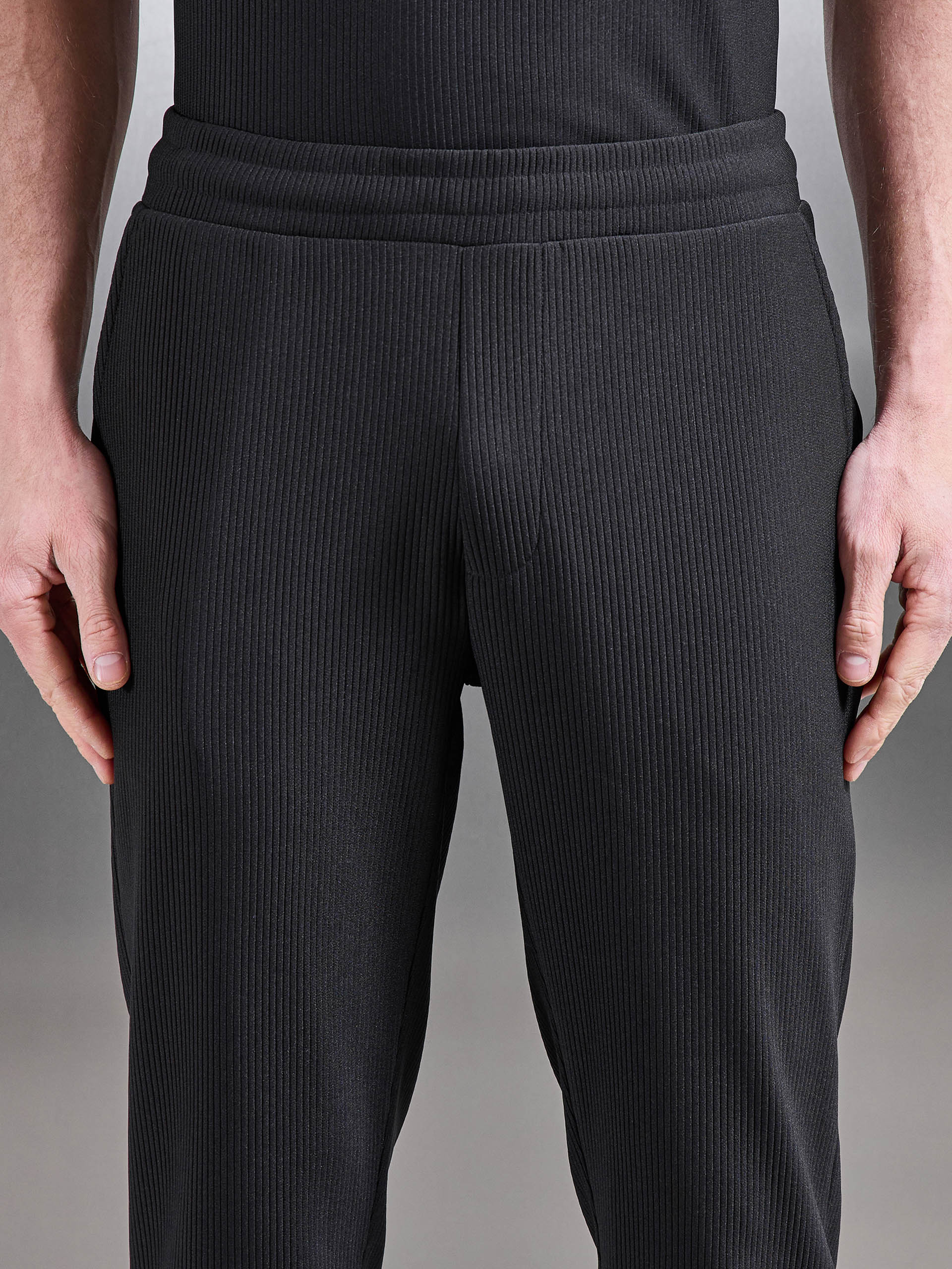 Pleated Trouser in Black - Image 4