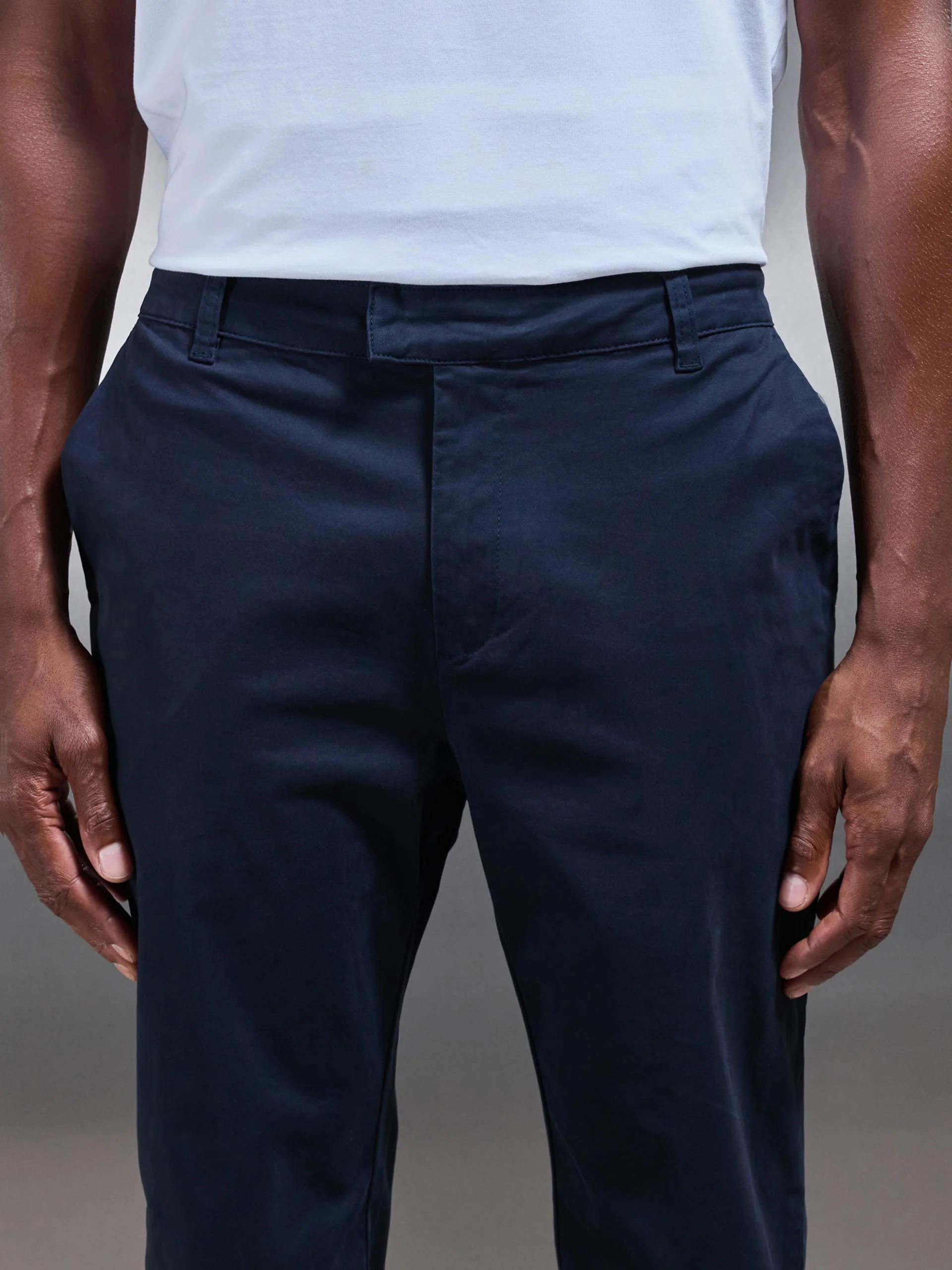 Regular Fit Chino Trouser in Navy - Image 4