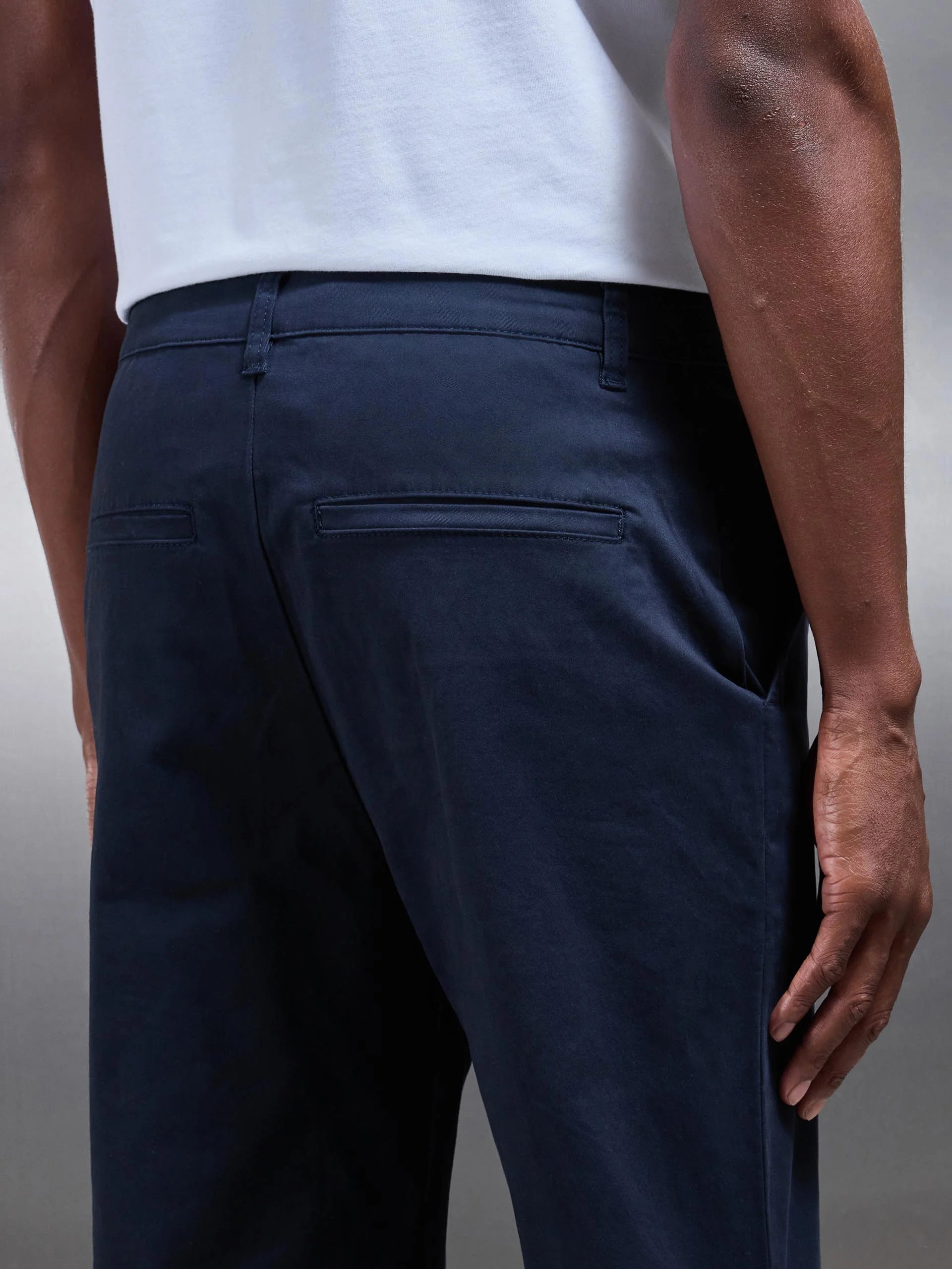 Regular Fit Chino Trouser in Navy - Image 6