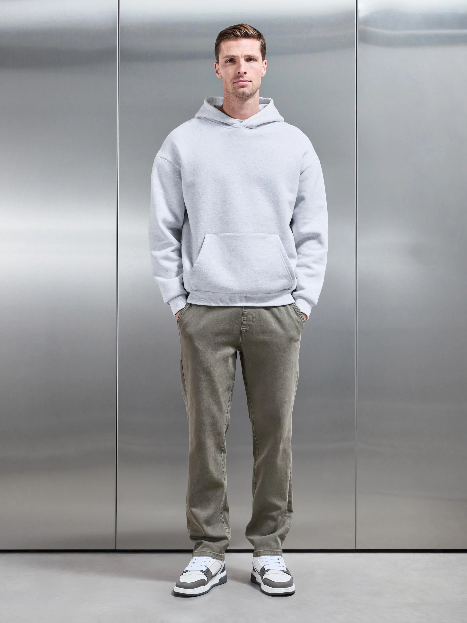 Relaxed Cotton Twill Trouser in Dark Olive - Image 2