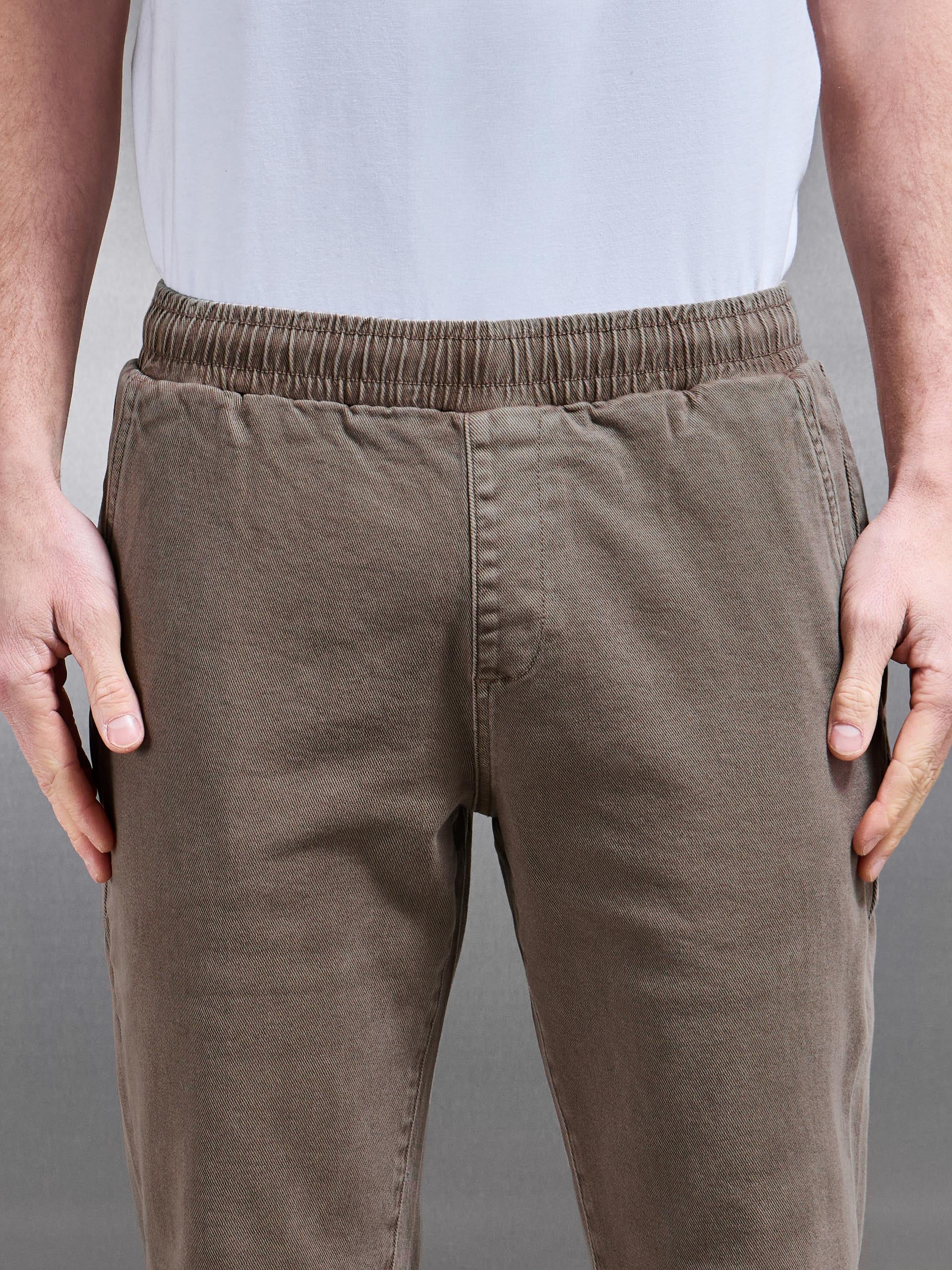 Relaxed Cotton Twill Trouser in Taupe - Image 4