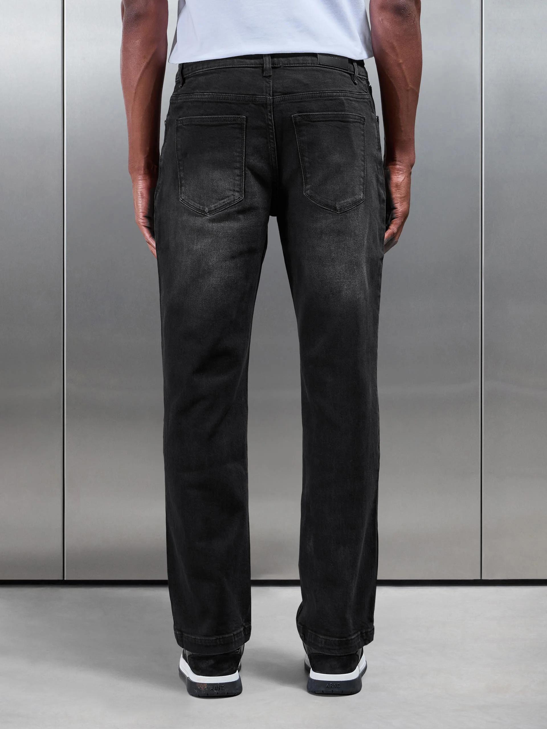 Relaxed Fit Denim Jeans in Black Wash - Image 3