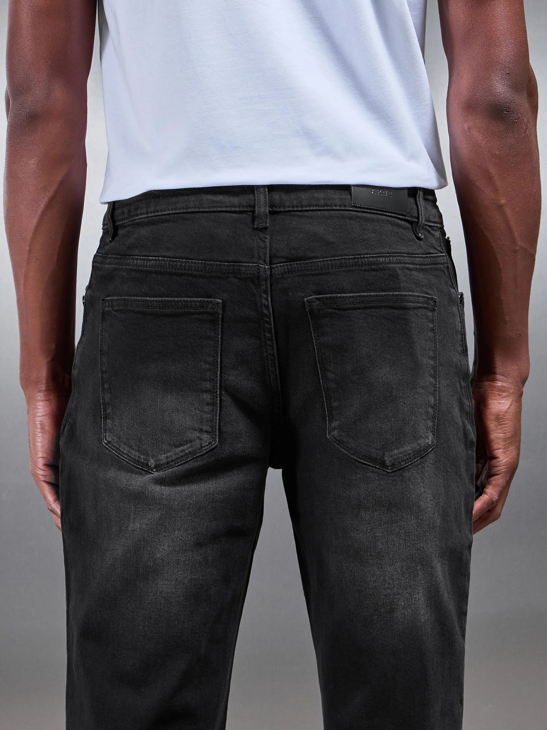 Relaxed Fit Denim Jeans in Black Wash - Image 5