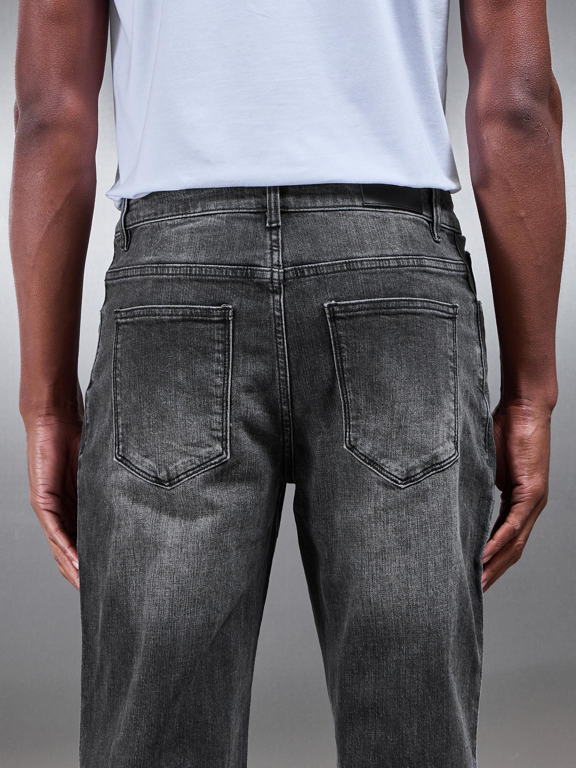 Relaxed Fit Denim Jeans in Grey Wash - Image 5