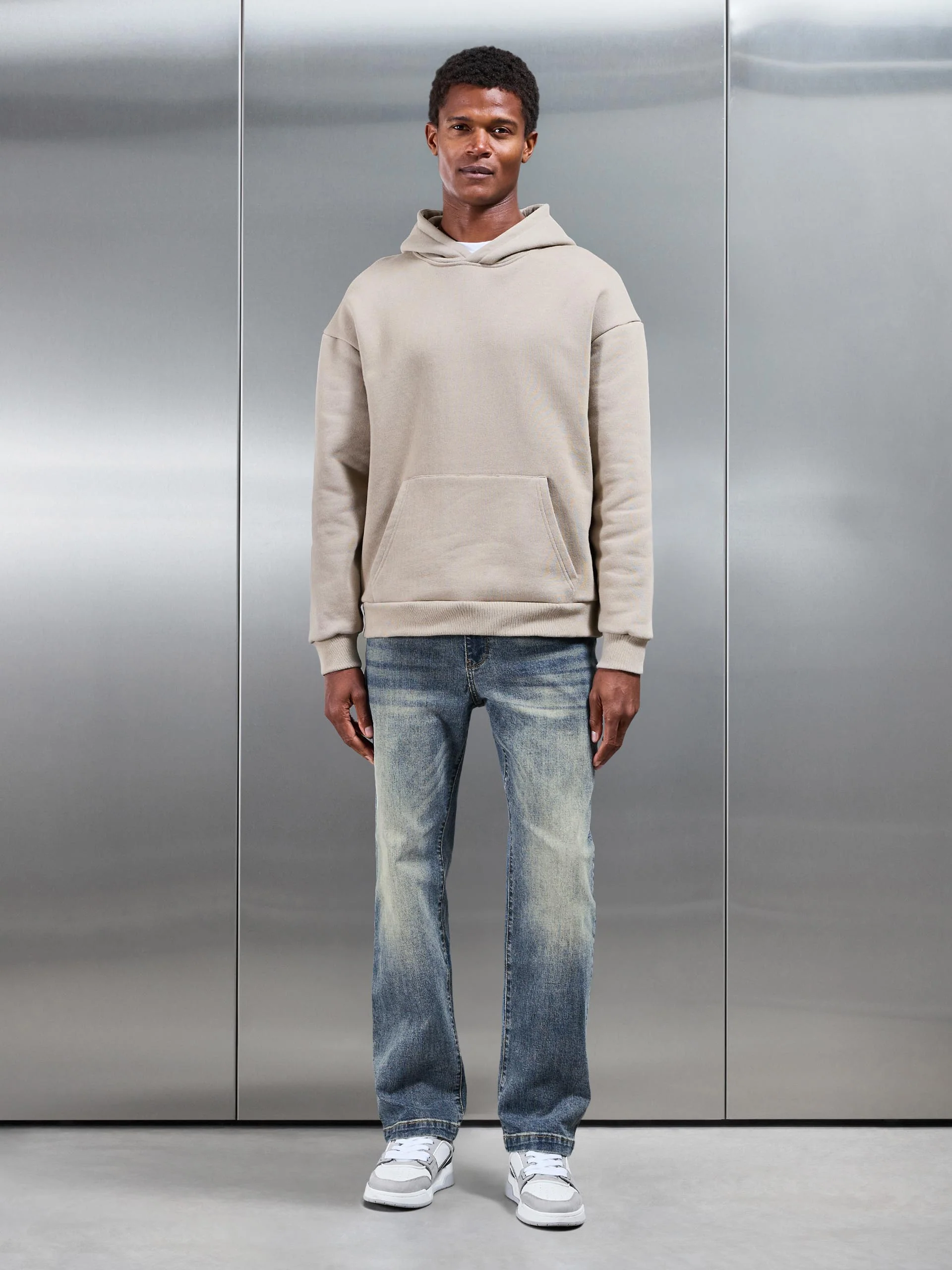 Relaxed Fit Denim Jeans in Sand Wash - Image 3