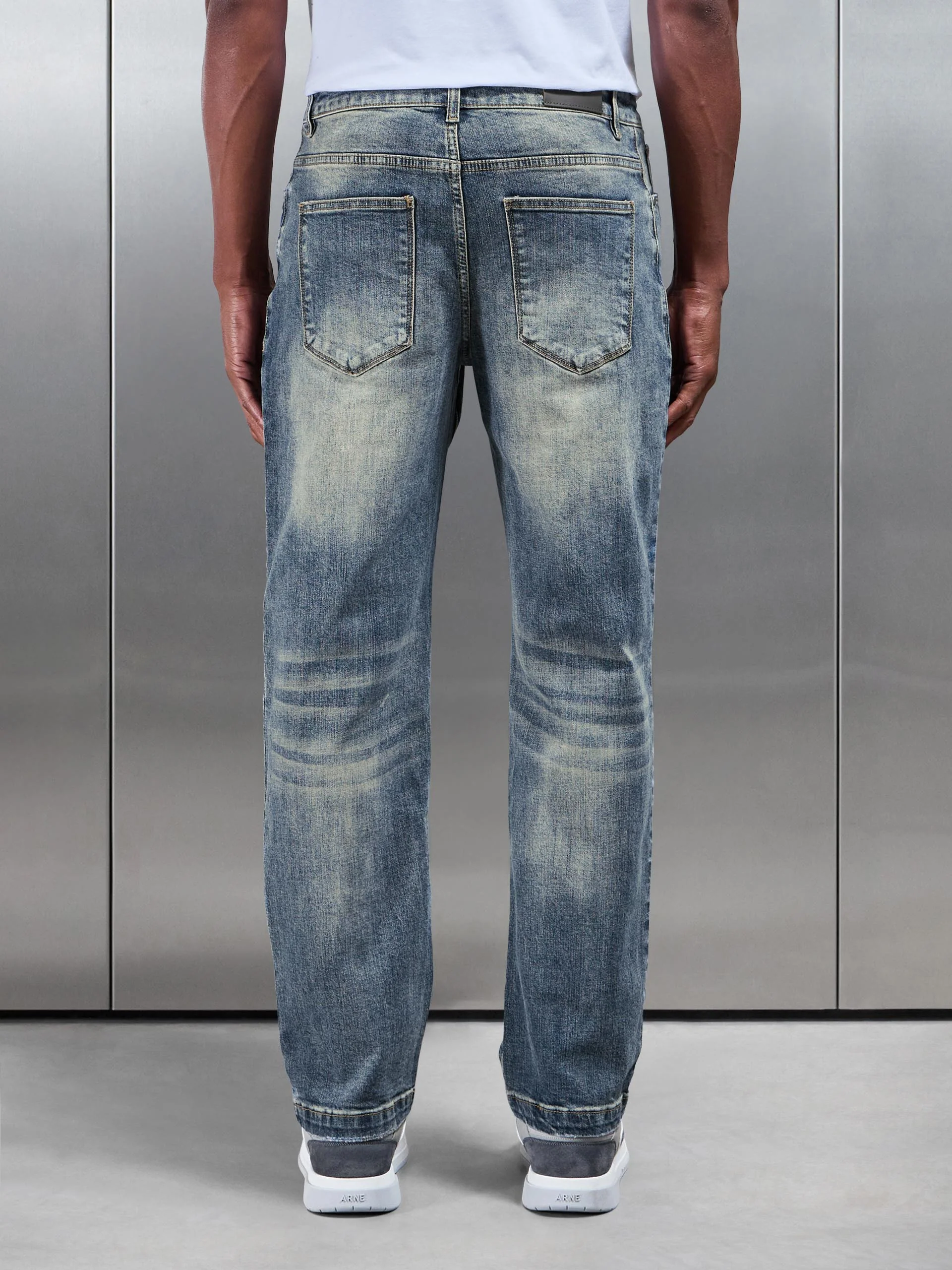 Relaxed Fit Denim Jeans in Sand Wash - Image 4