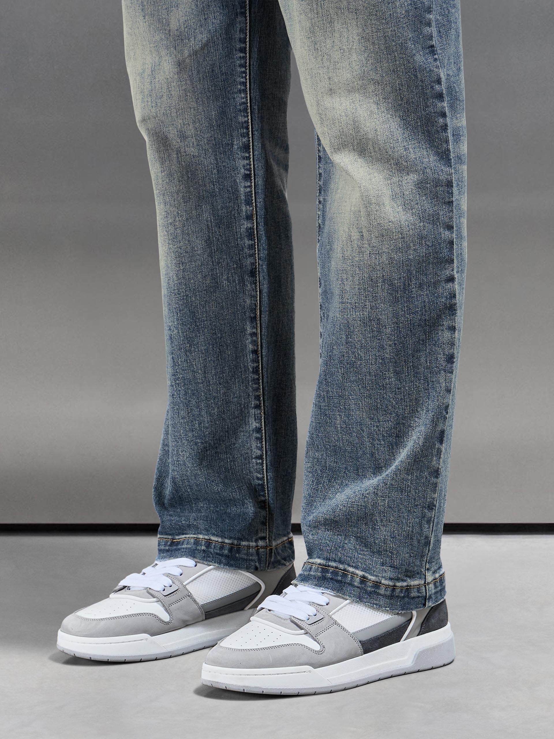 Relaxed Fit Denim Jeans in Sand Wash - Image 5