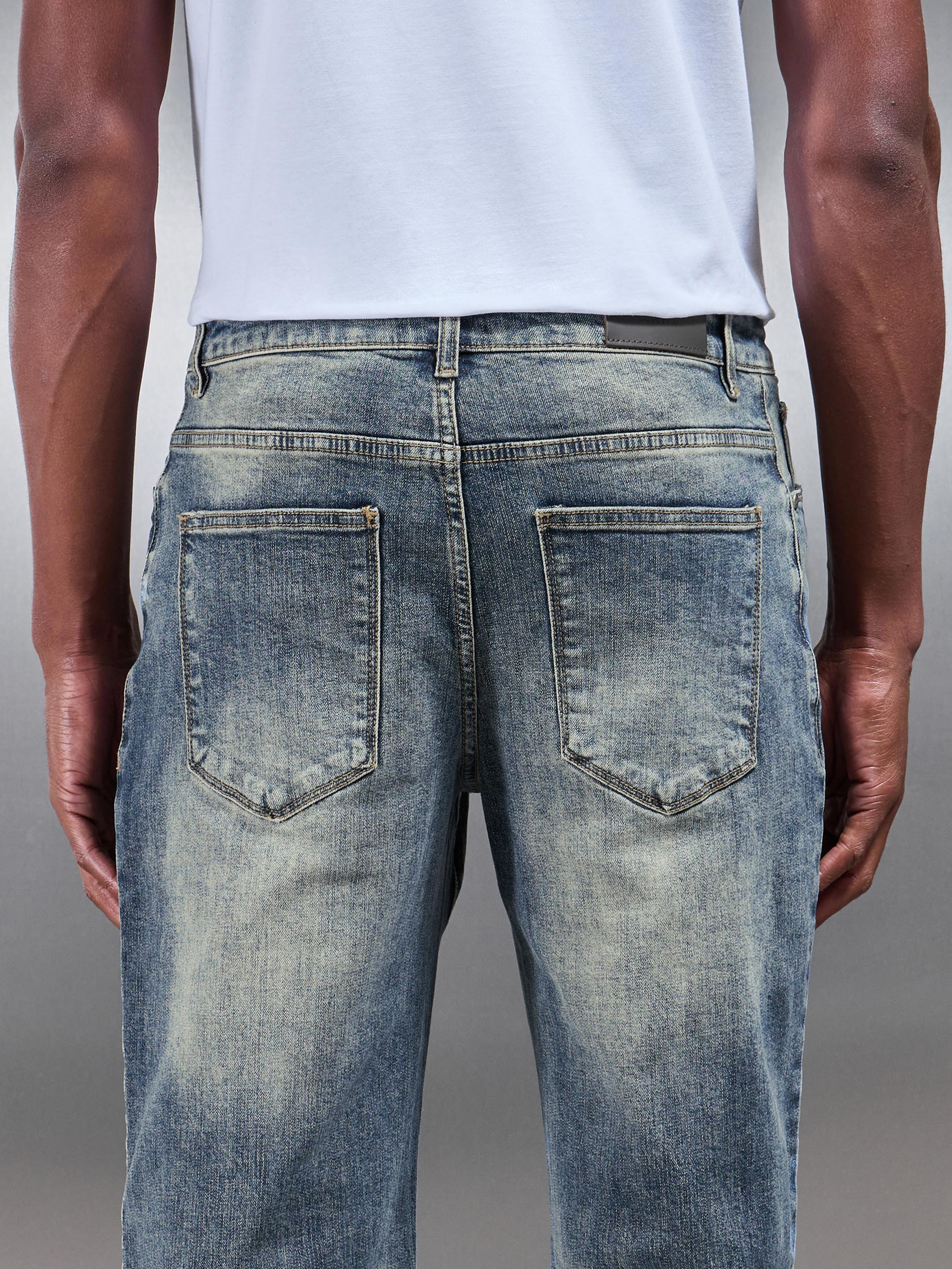 Relaxed Fit Denim Jeans in Sand Wash - Image 6