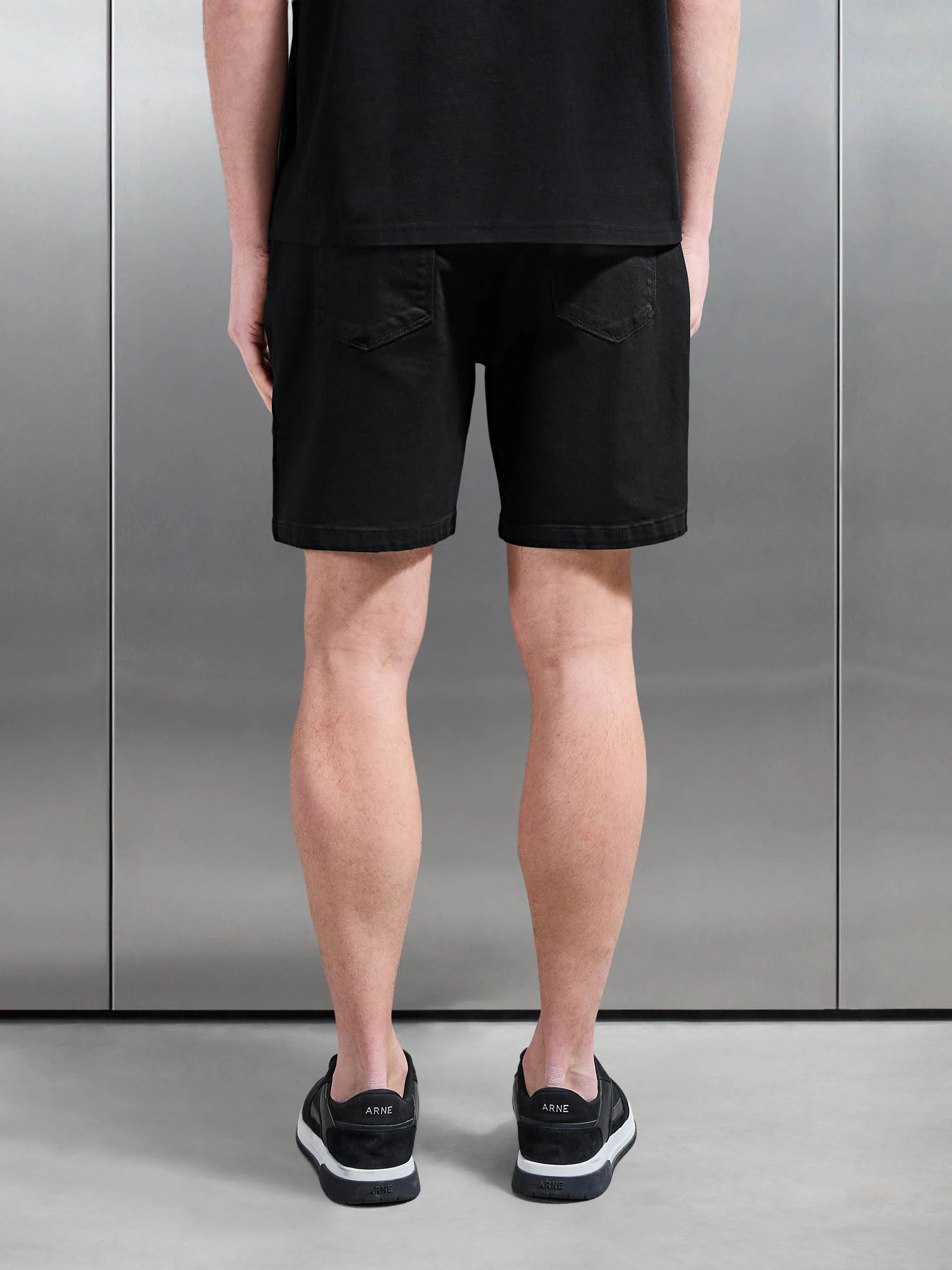 Relaxed Fit Denim Short in Black - Image 3