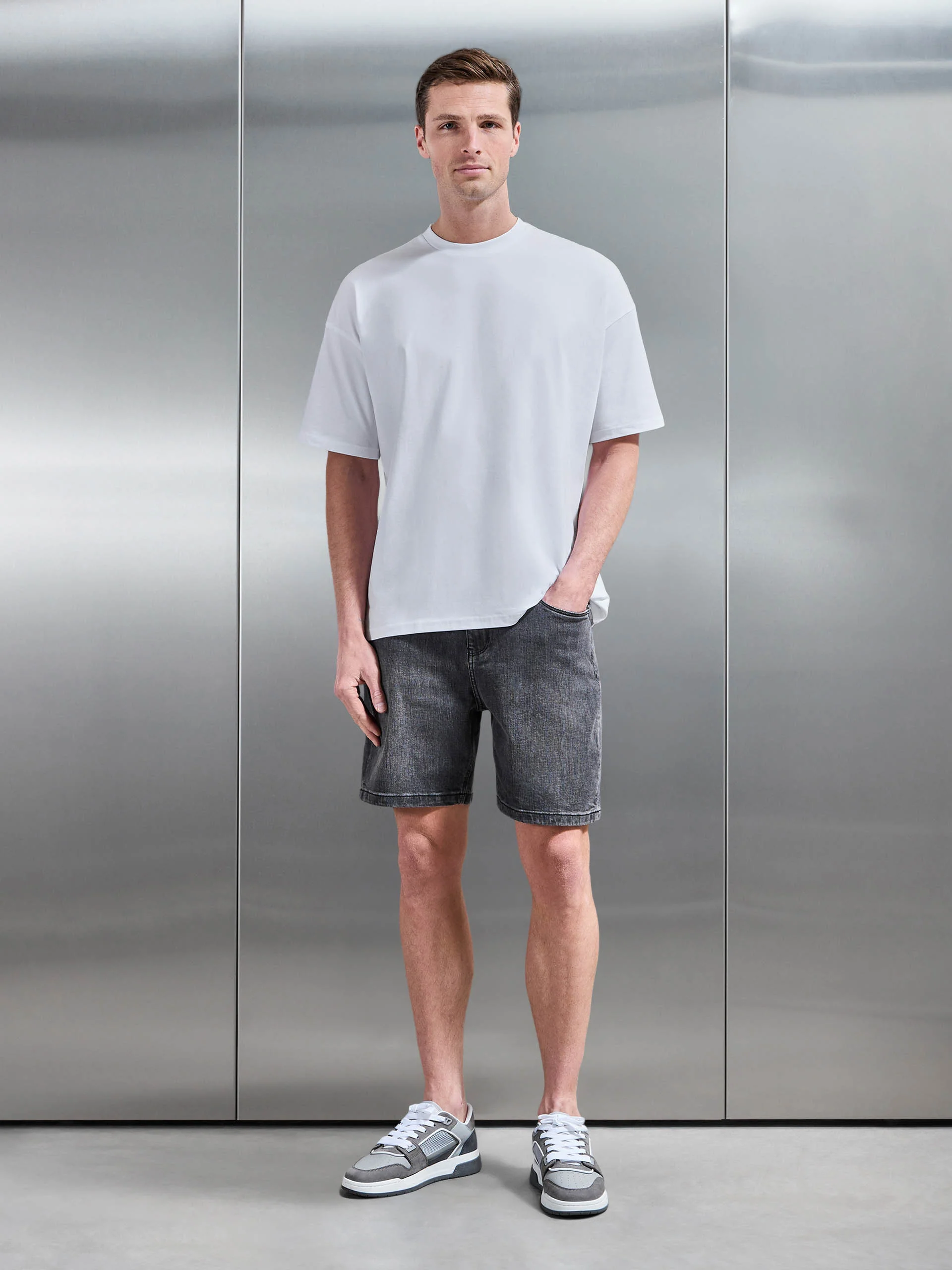 Relaxed Fit Denim Short in Grey Wash - Image 2