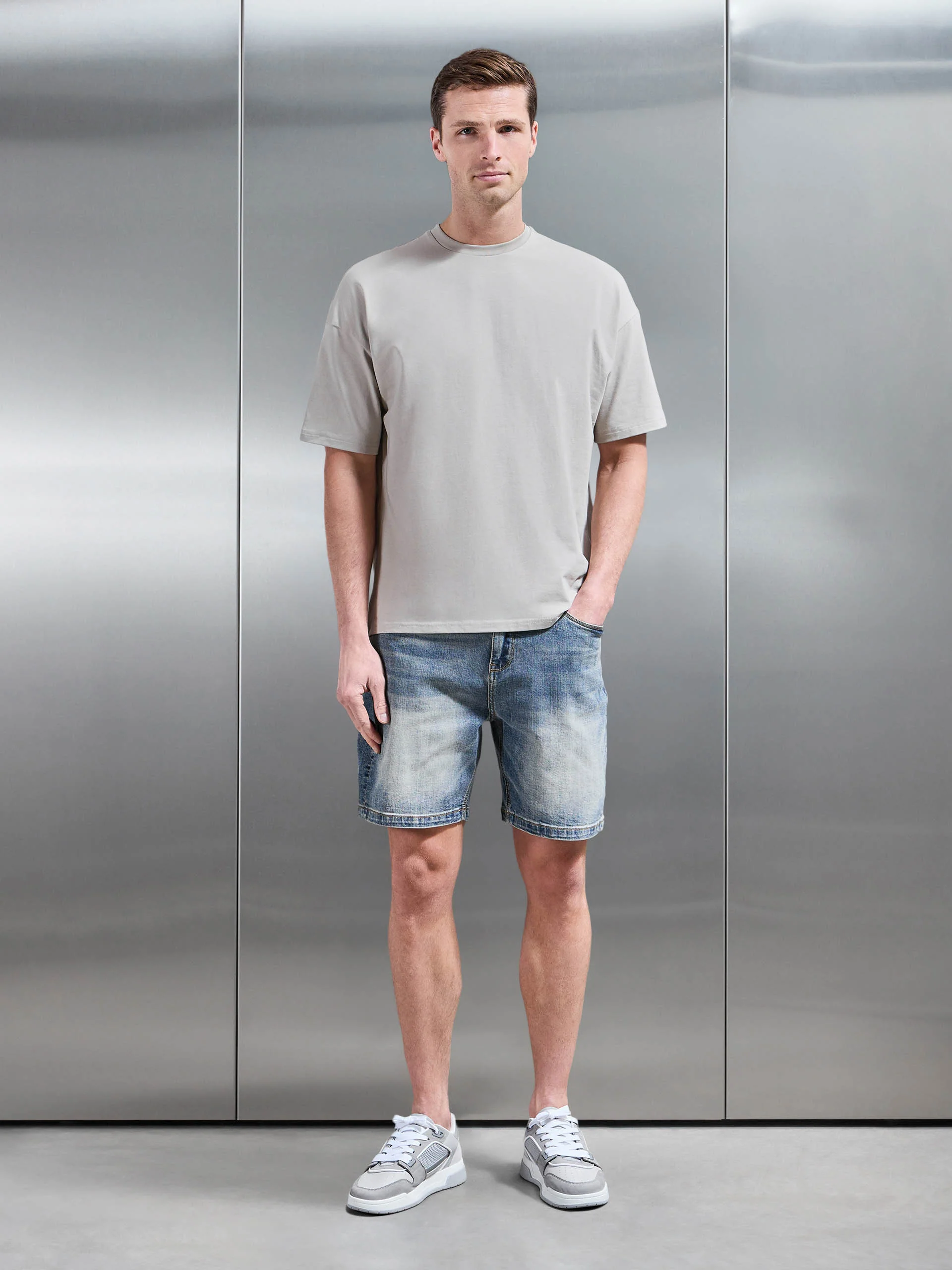 Relaxed Fit Denim Short in Sand Wash - Image 2