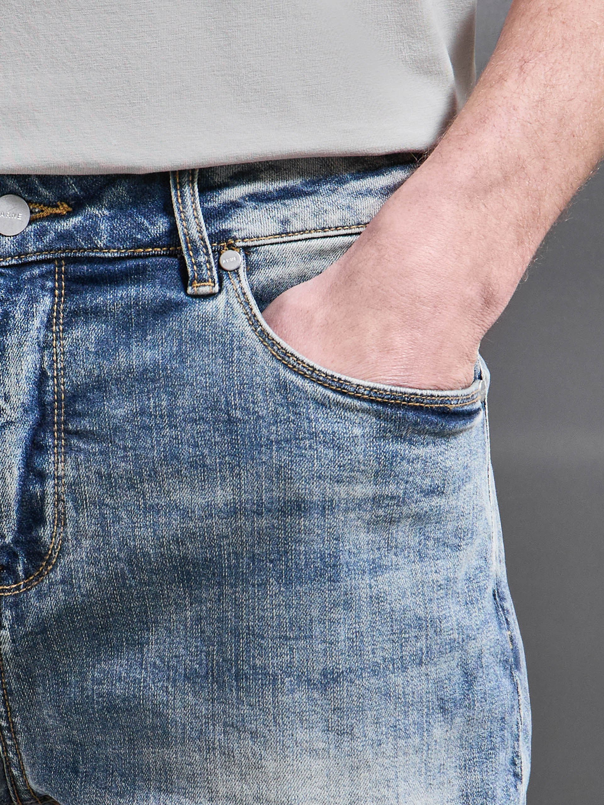 Relaxed Fit Denim Short in Sand Wash - Image 5