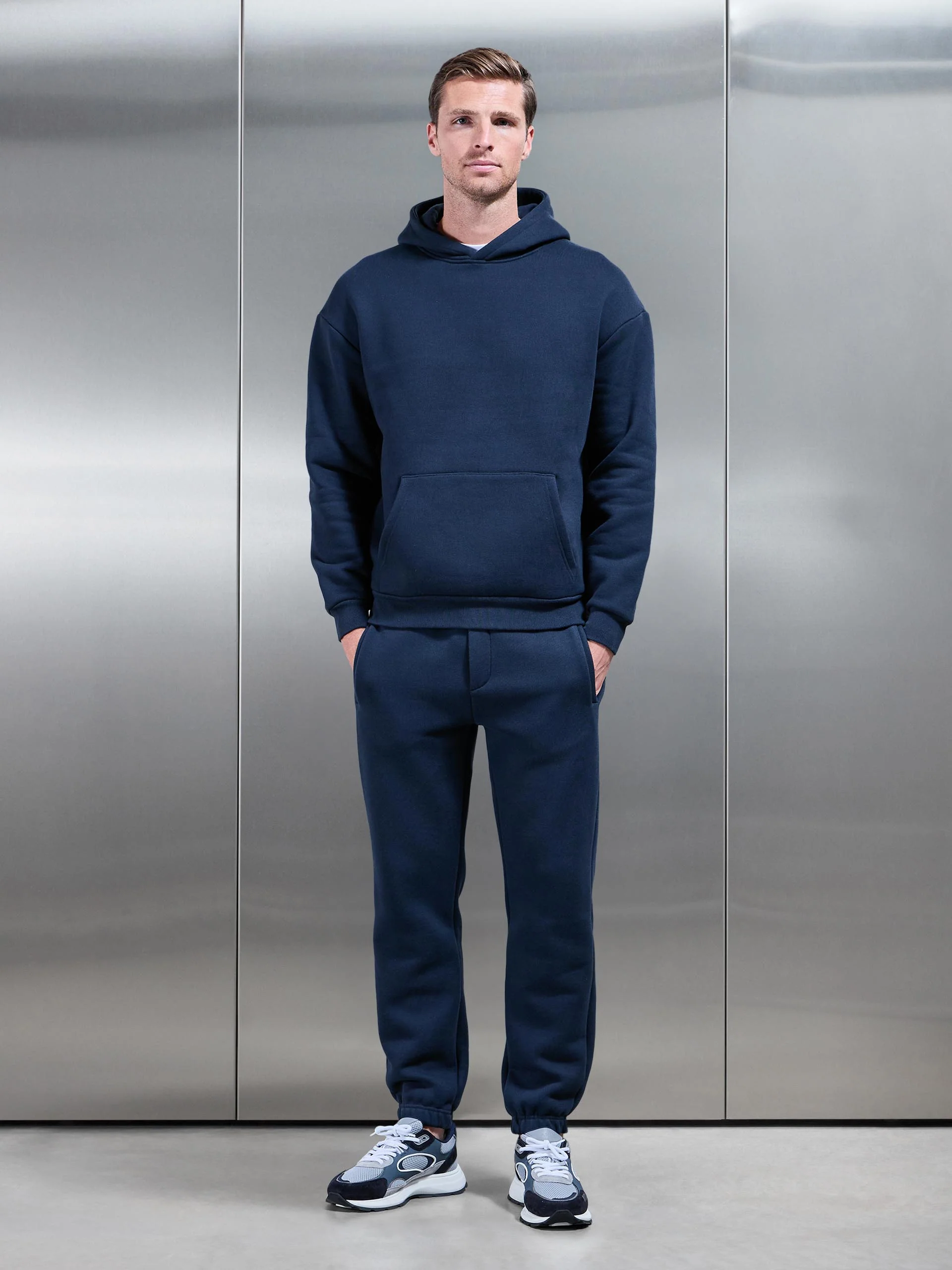 Relaxed Fit Jogger in Navy - Image 2