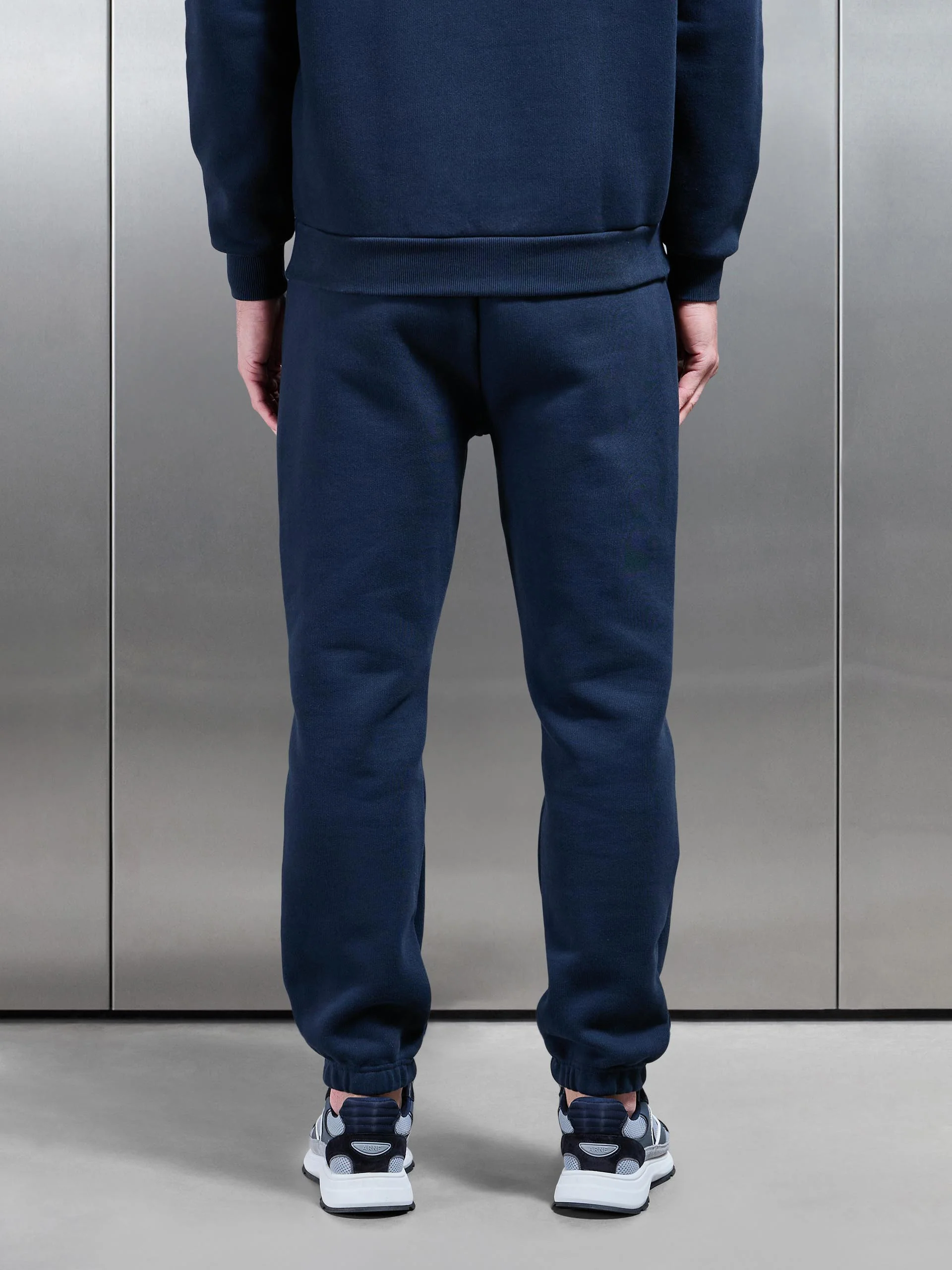 Relaxed Fit Jogger in Navy - Image 3