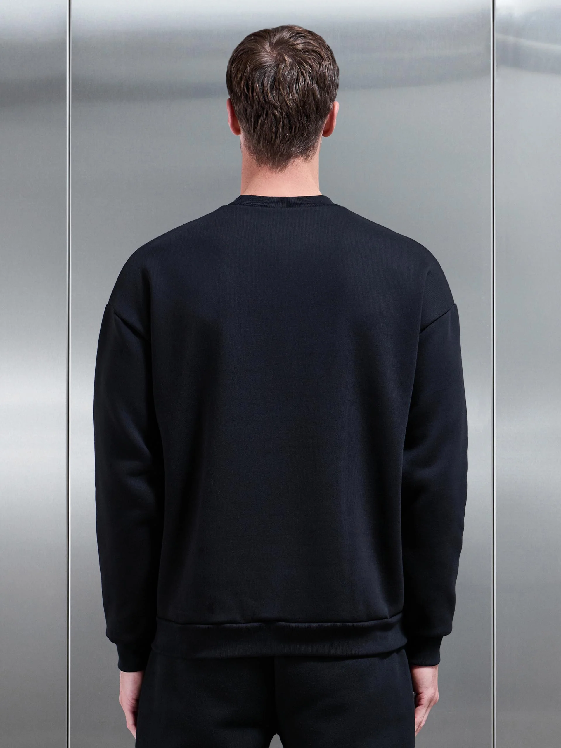 Relaxed Fit Sweatshirt in Black - Image 3