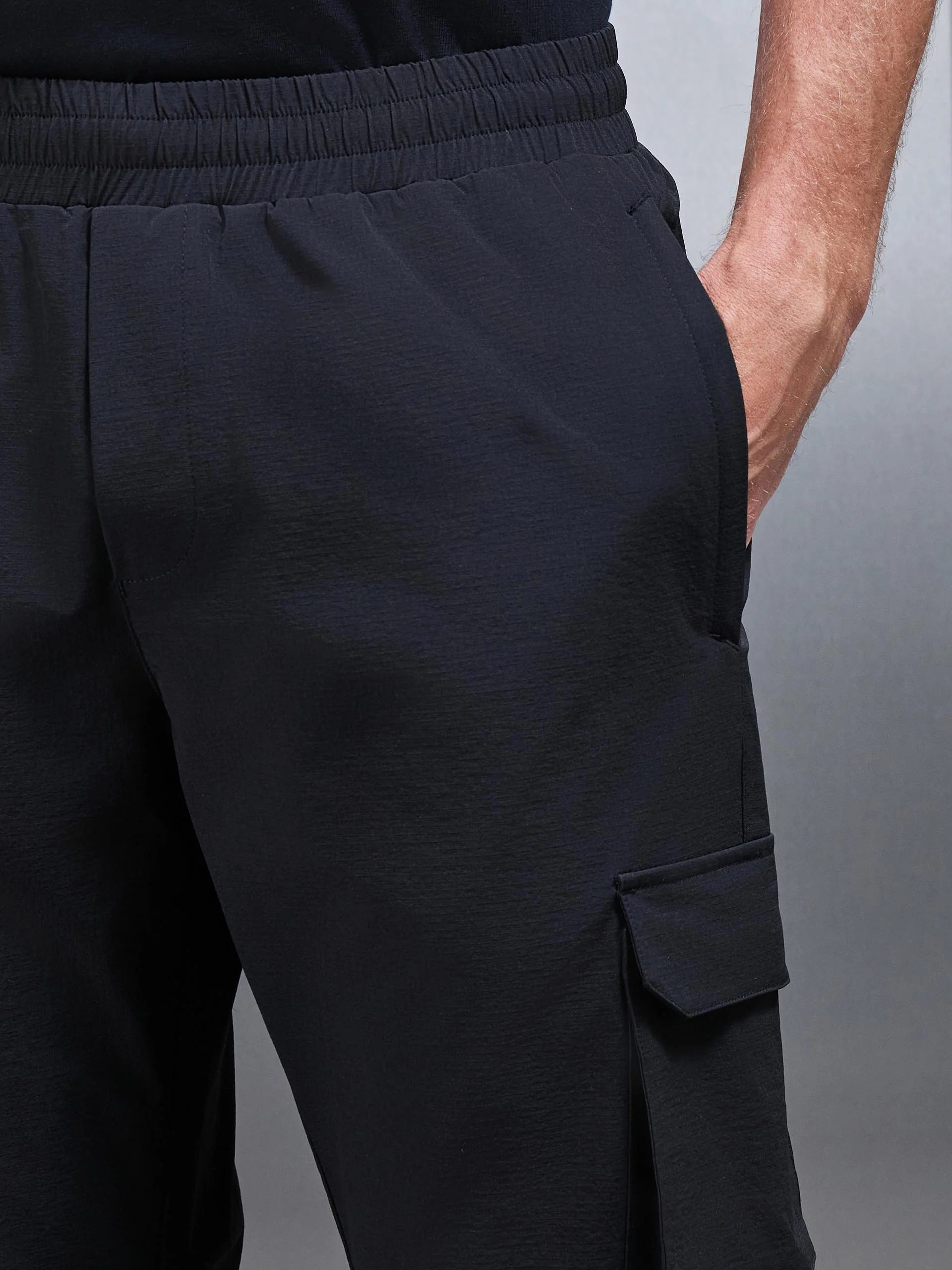 Relaxed Fit Utility Cargo Pant in Black - Image 6
