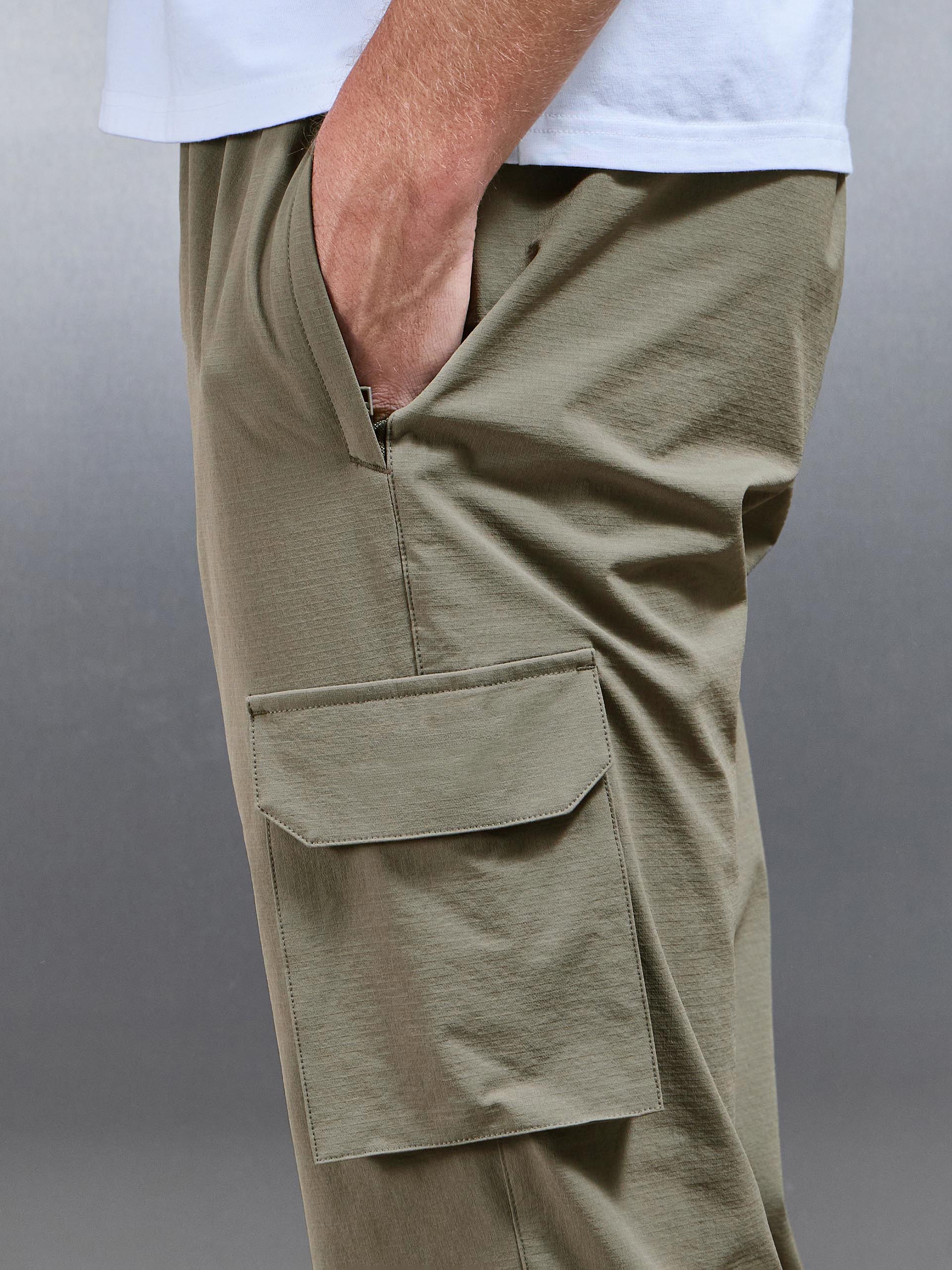 Relaxed Fit Utility Cargo Pant in Olive - Image 4