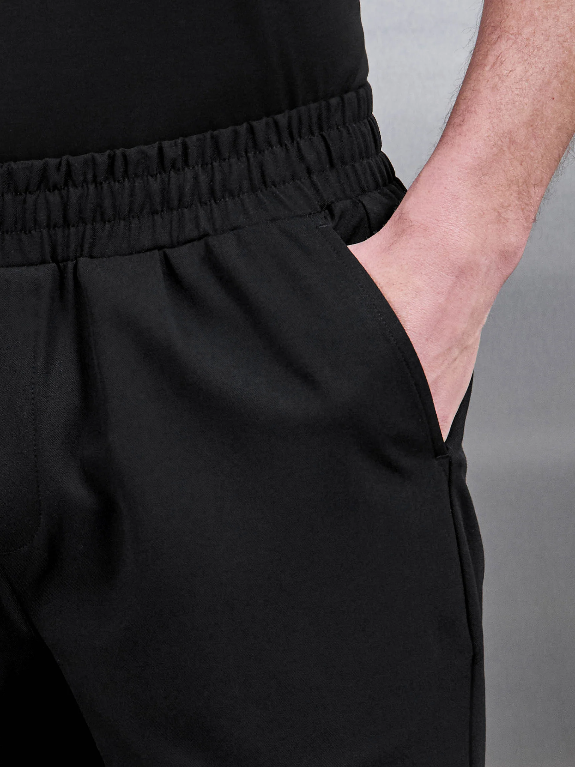 Smart Drawstring Tailored Short in Black - Image 5