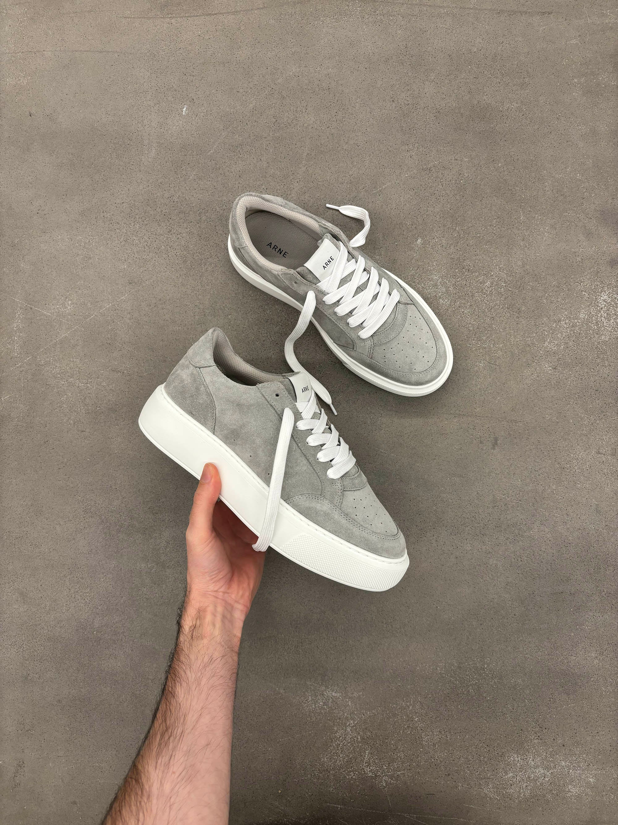 Suede Court 2.0 Trainer in Grey - Image 6
