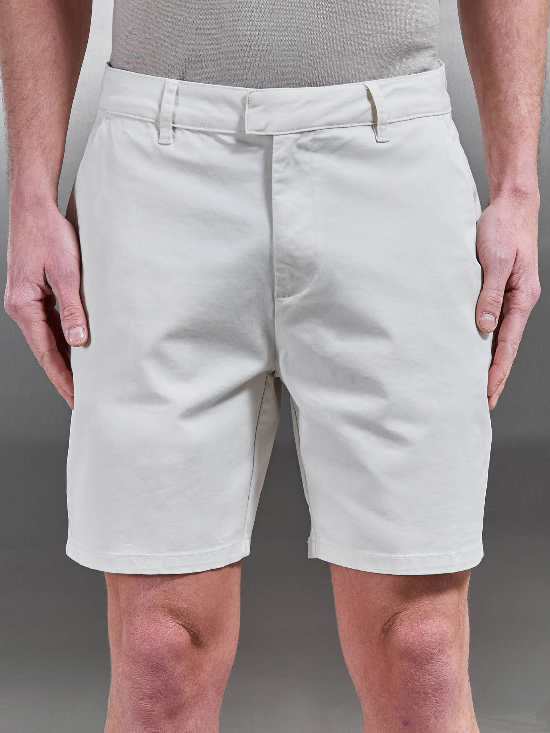 Tailored Chino Short in Off White - Image 4