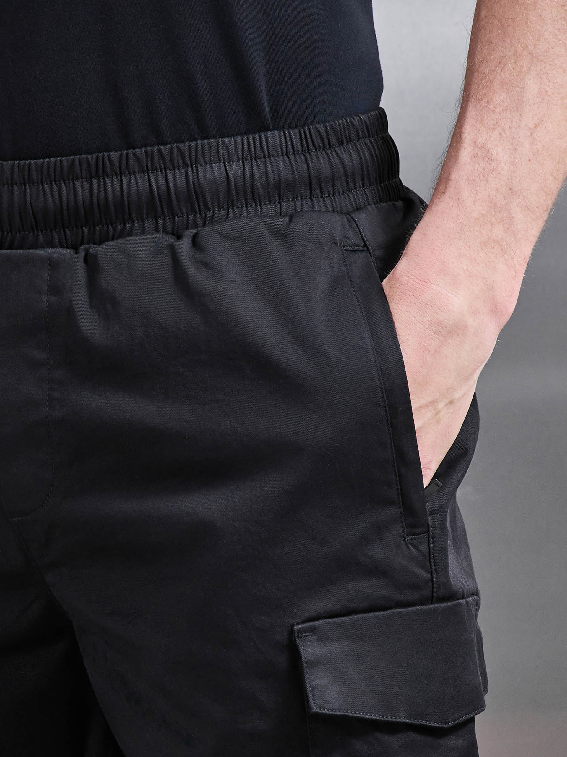 Tailored Drawstring Cargo Short in Black - Image 6