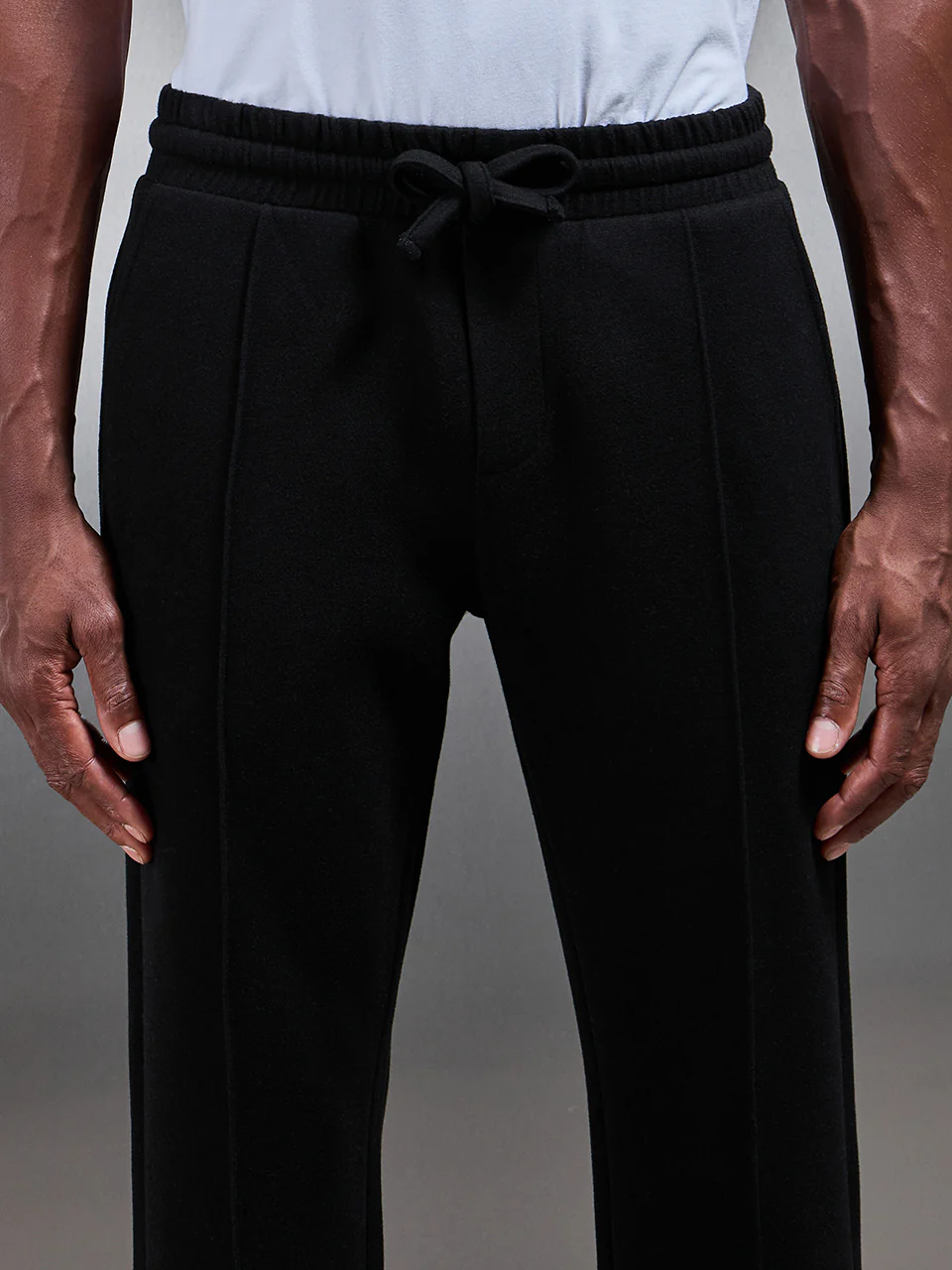 Tailored Knitted Jogger in Black - Image 4