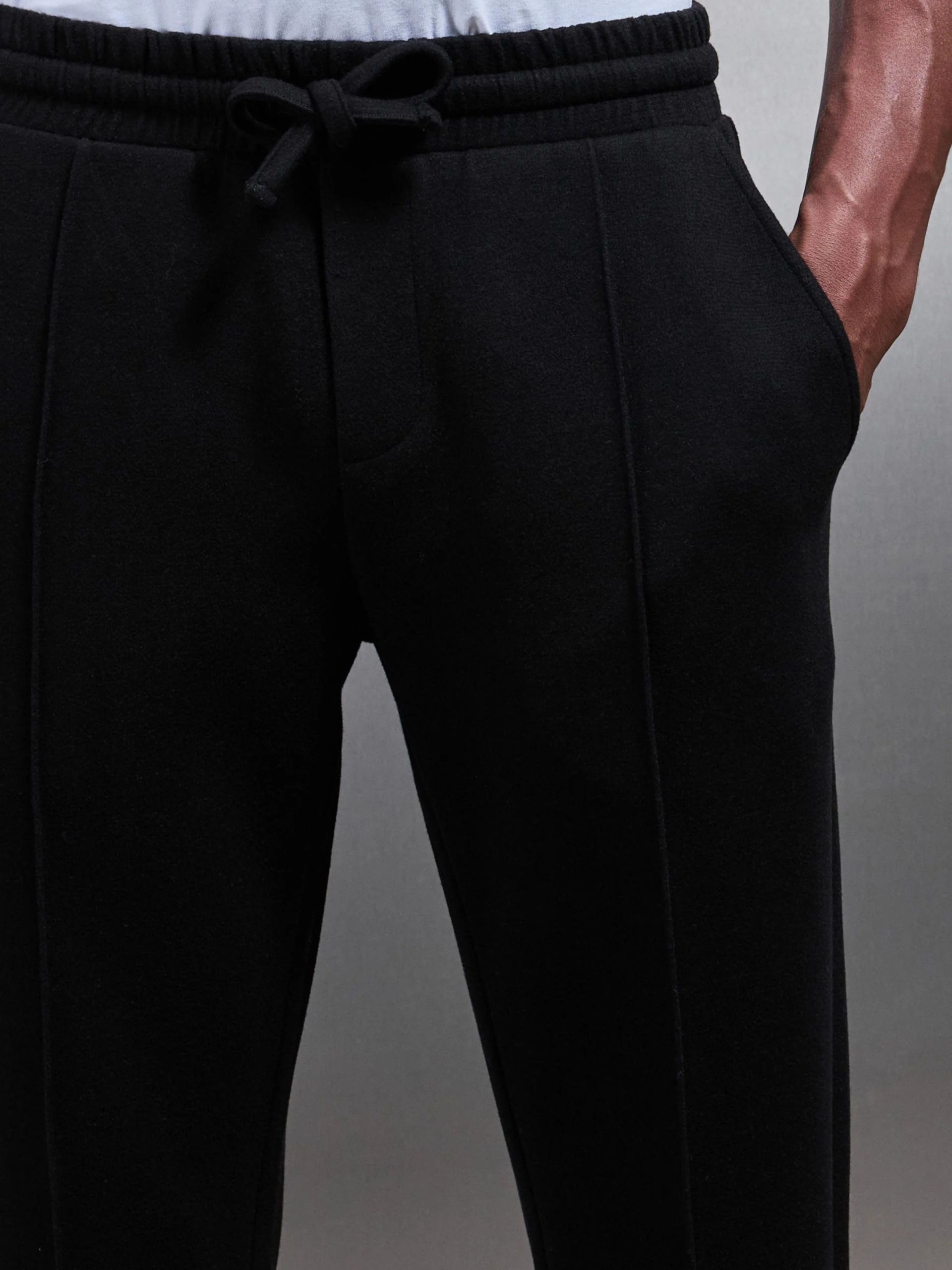 Tailored Knitted Jogger in Black - Image 5