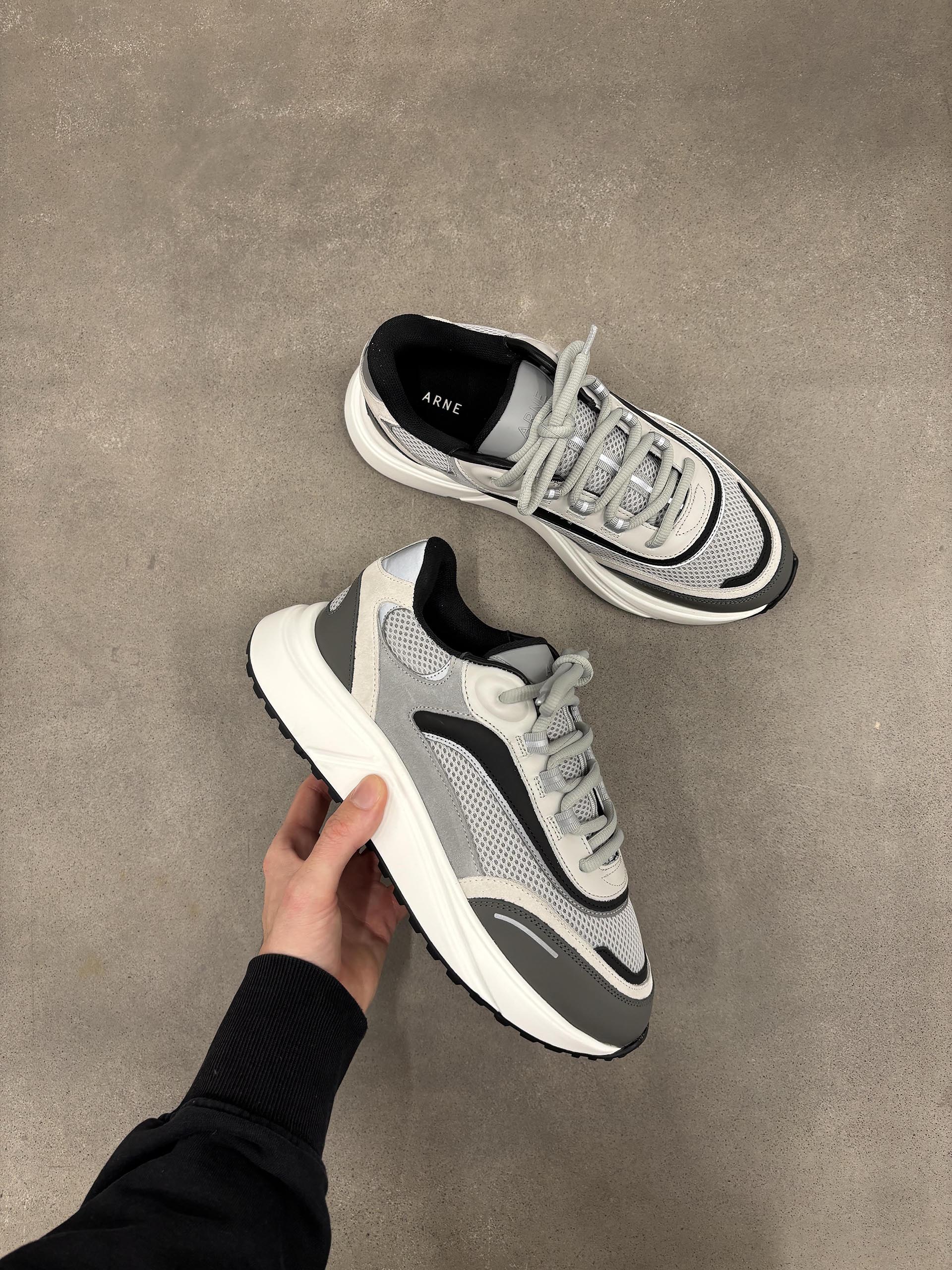 Technical Runner 2.0 in Grey Black - Image 6