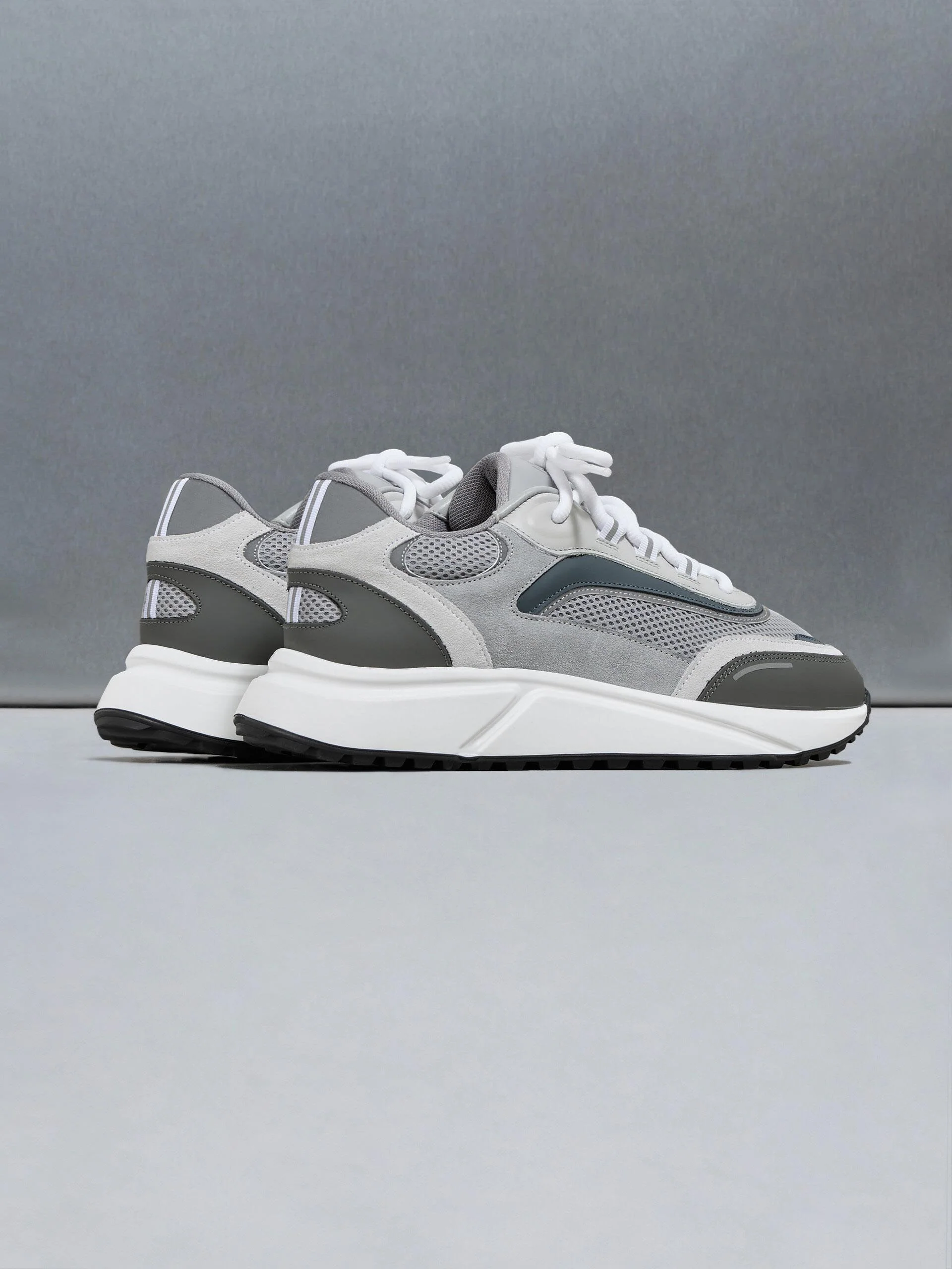 Technical Runner 2.0 in Ocean Grey - Image 4