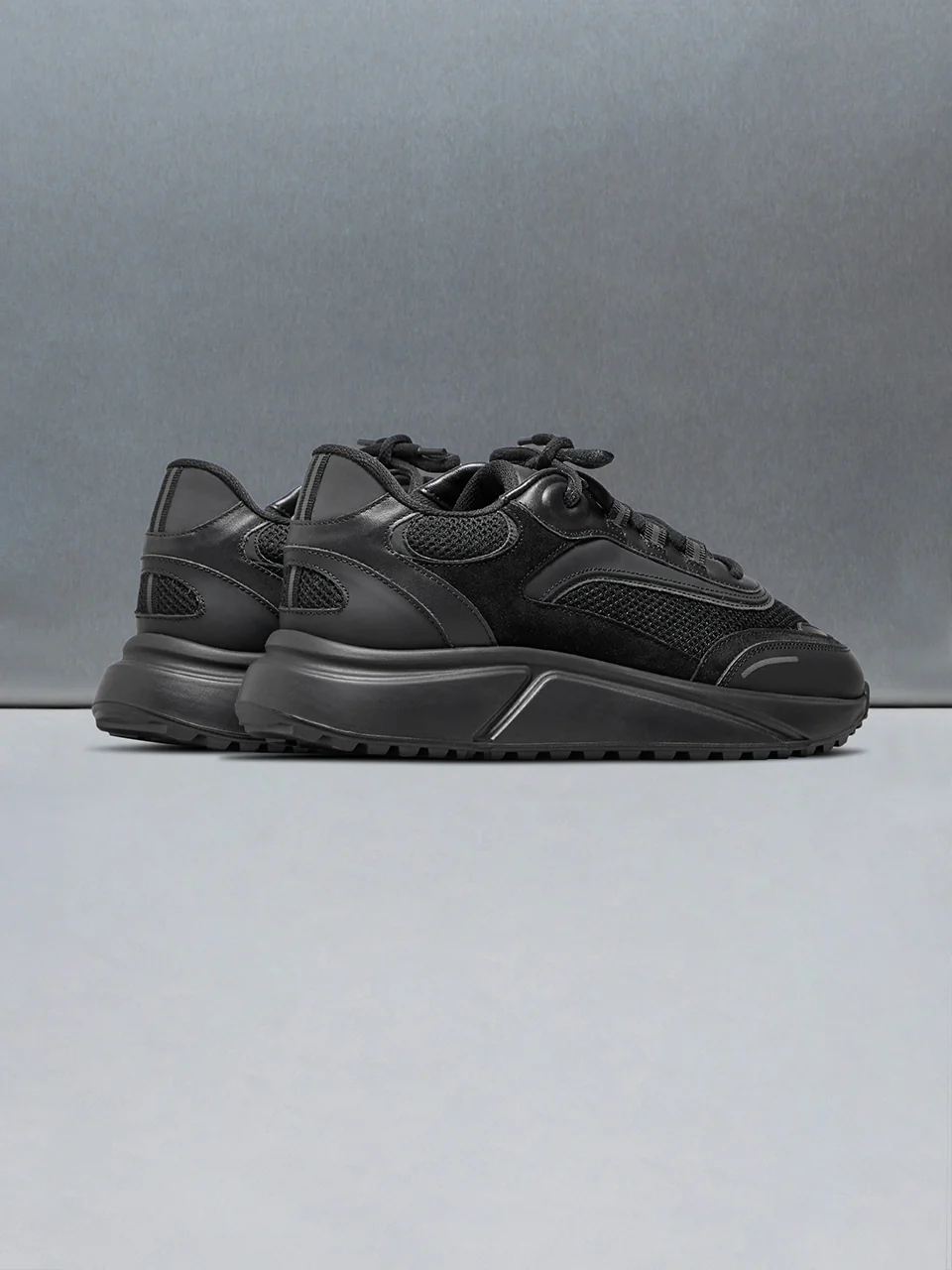 Technical Runner 2.0 in Triple Black - Image 4